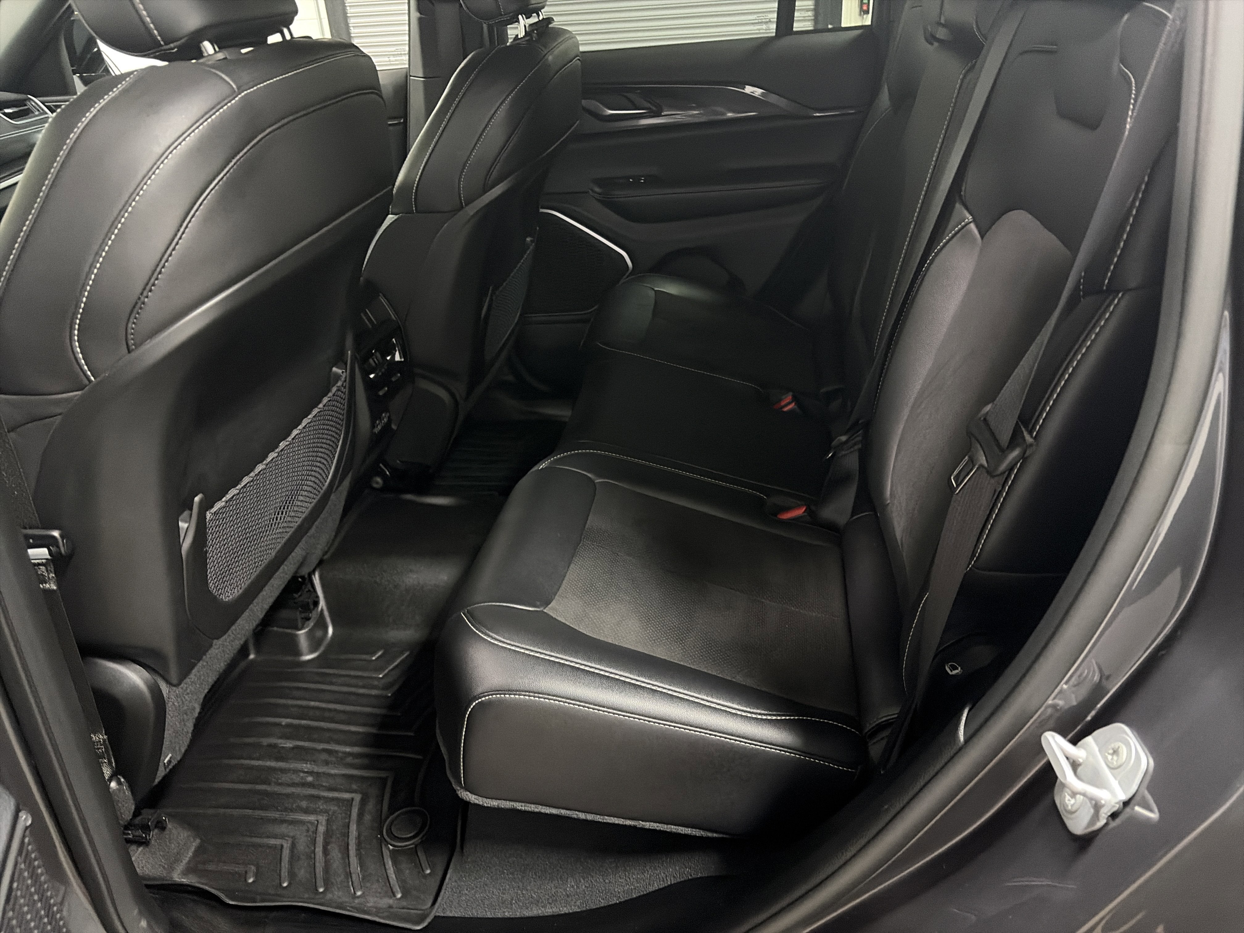 2022 Jeep Grand Cherokee Altitude