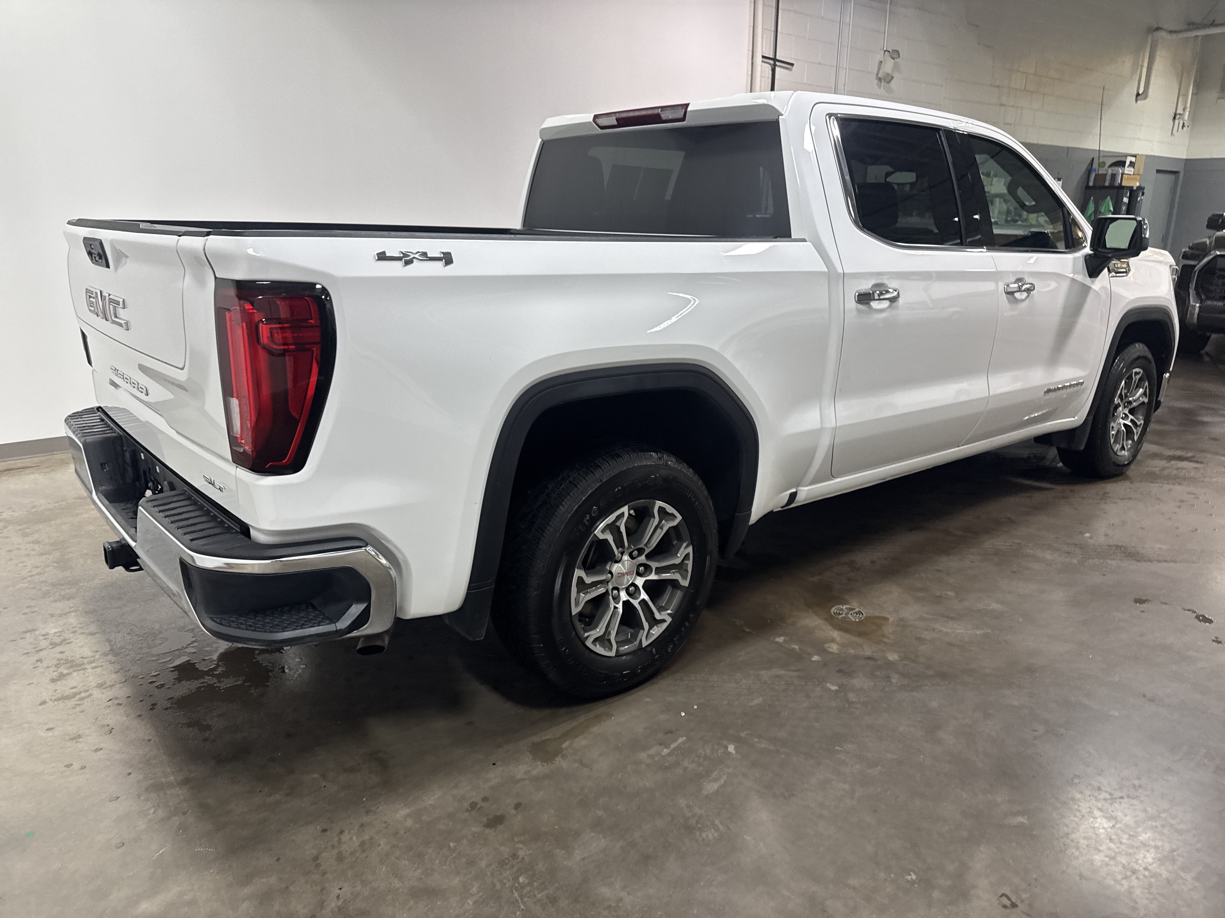 2025 GMC Sierra 1500 SLT