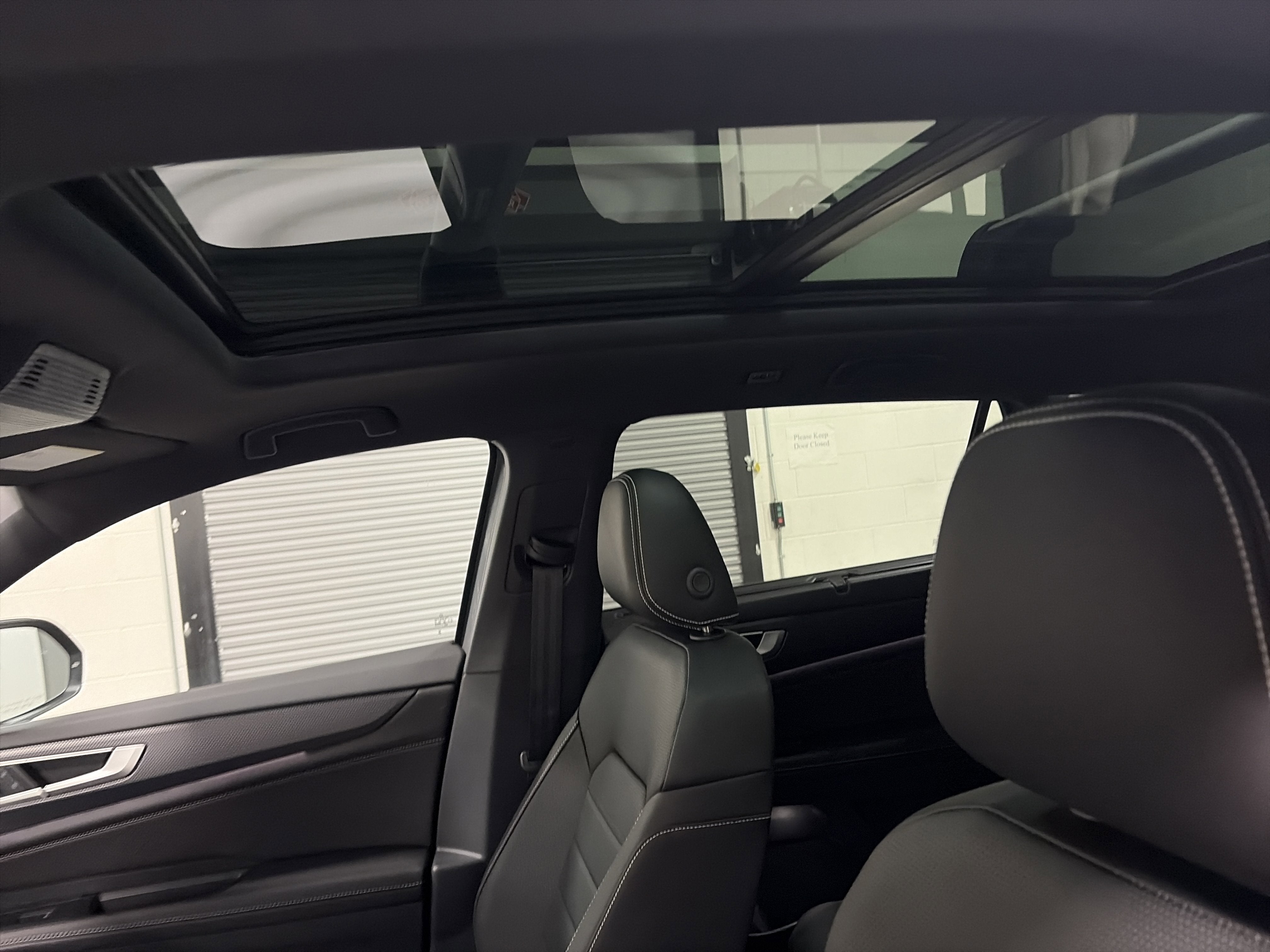 2026 Volkswagen Atlas Cross Sport 2.0T SEL R-Line Black