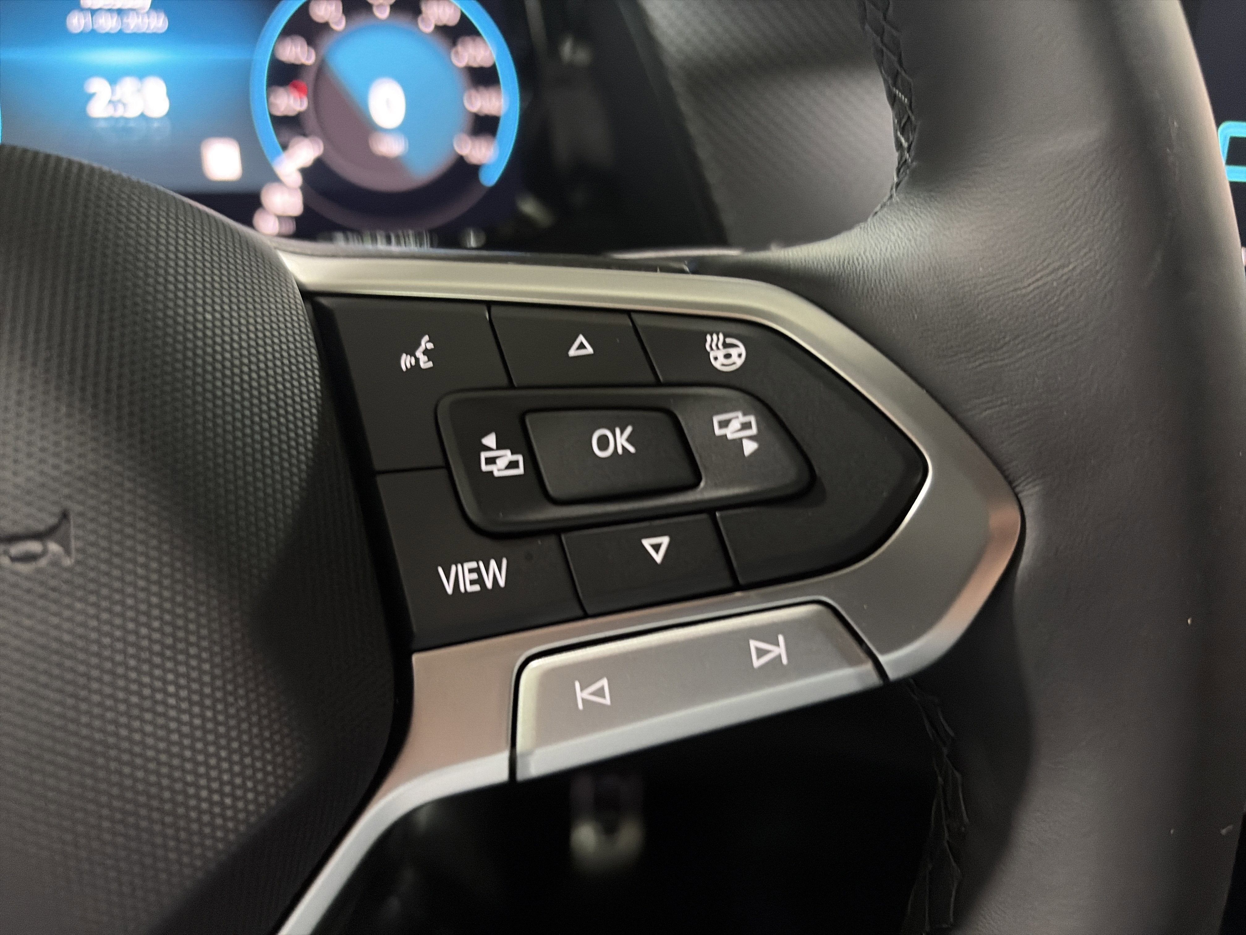 2026 Volkswagen Atlas Cross Sport 2.0T SEL R-Line Black