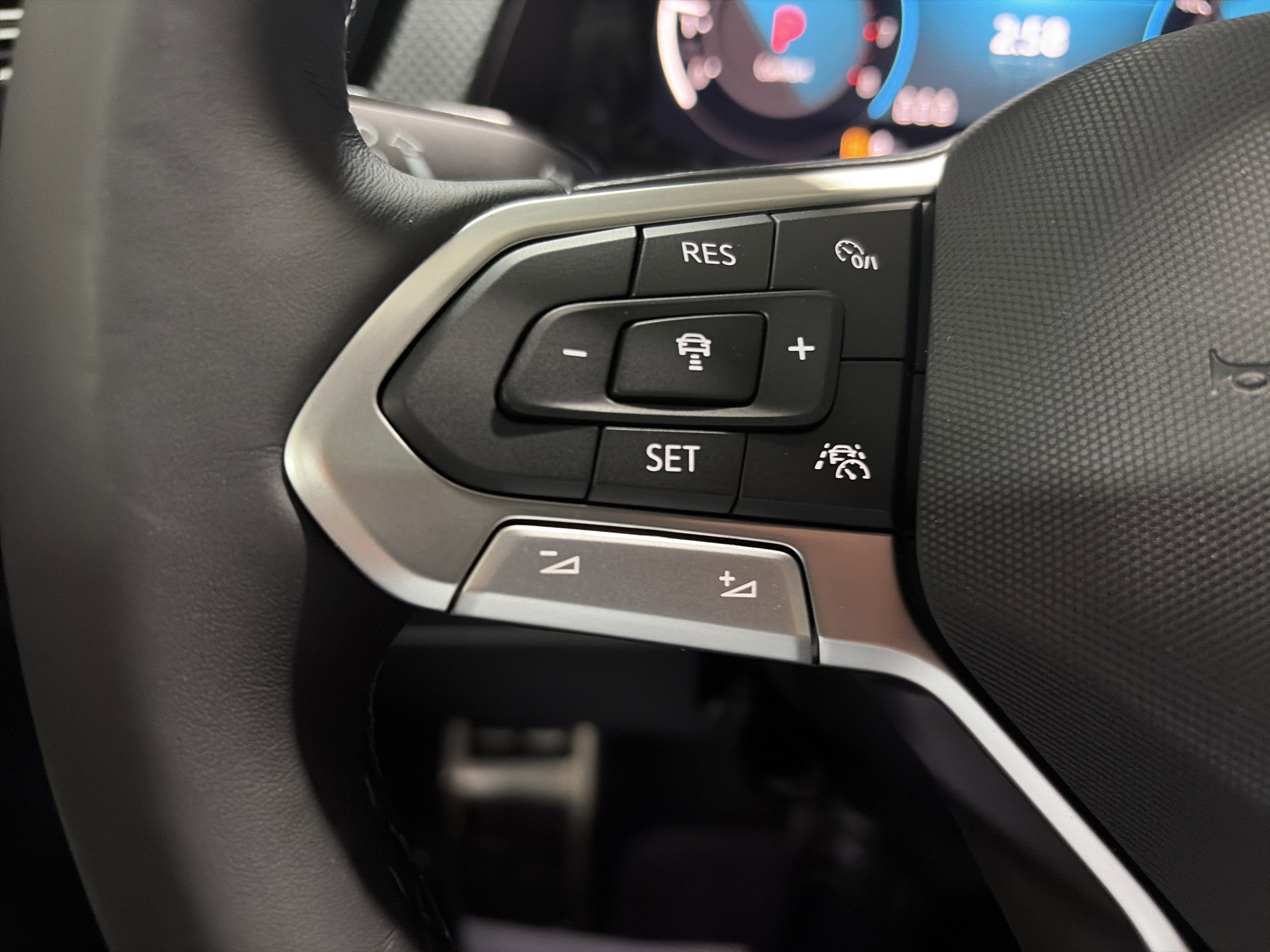 2026 Volkswagen Atlas Cross Sport 2.0T SEL R-Line Black