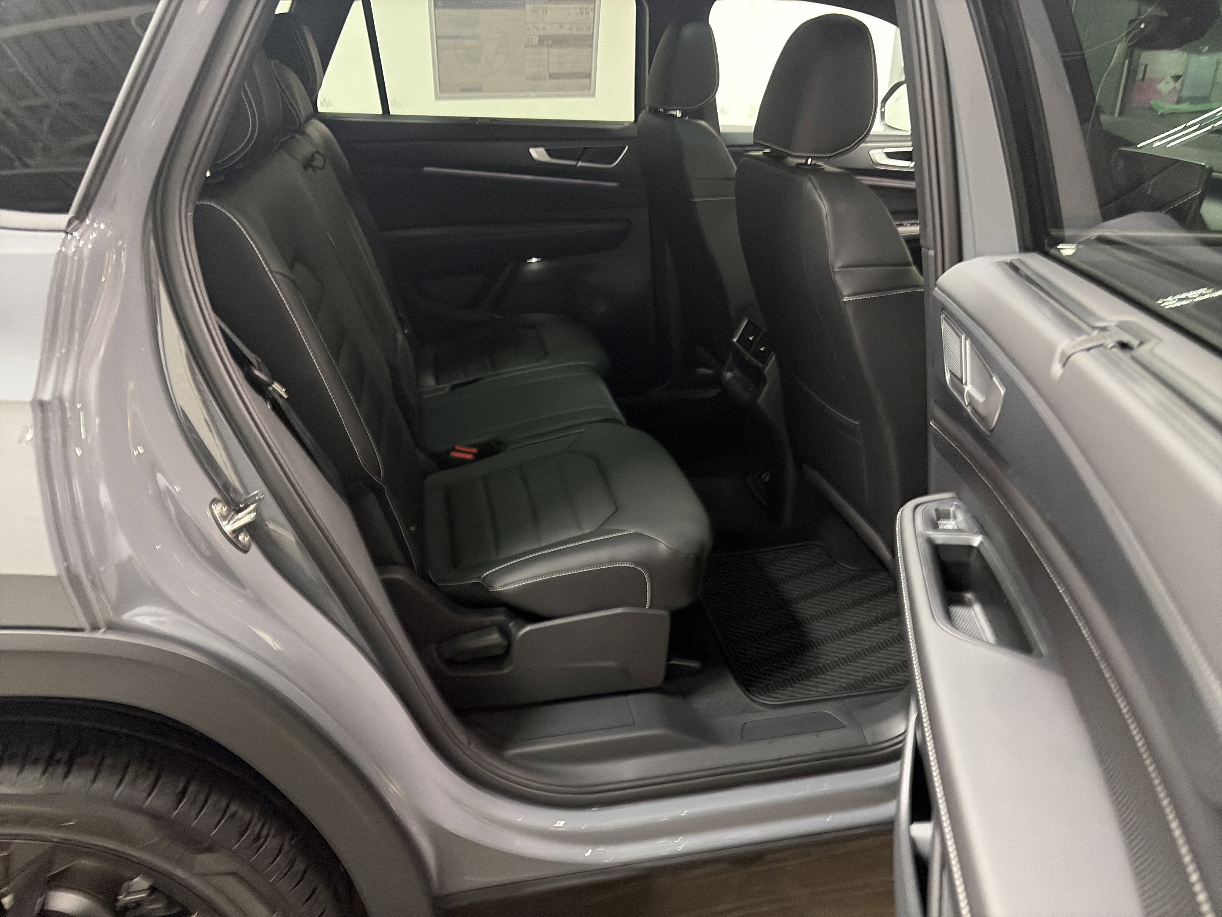 2026 Volkswagen Atlas Cross Sport 2.0T SEL R-Line Black