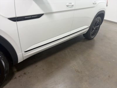 2026 Volkswagen Atlas Cross Sport 2.0T SEL R-Line Black