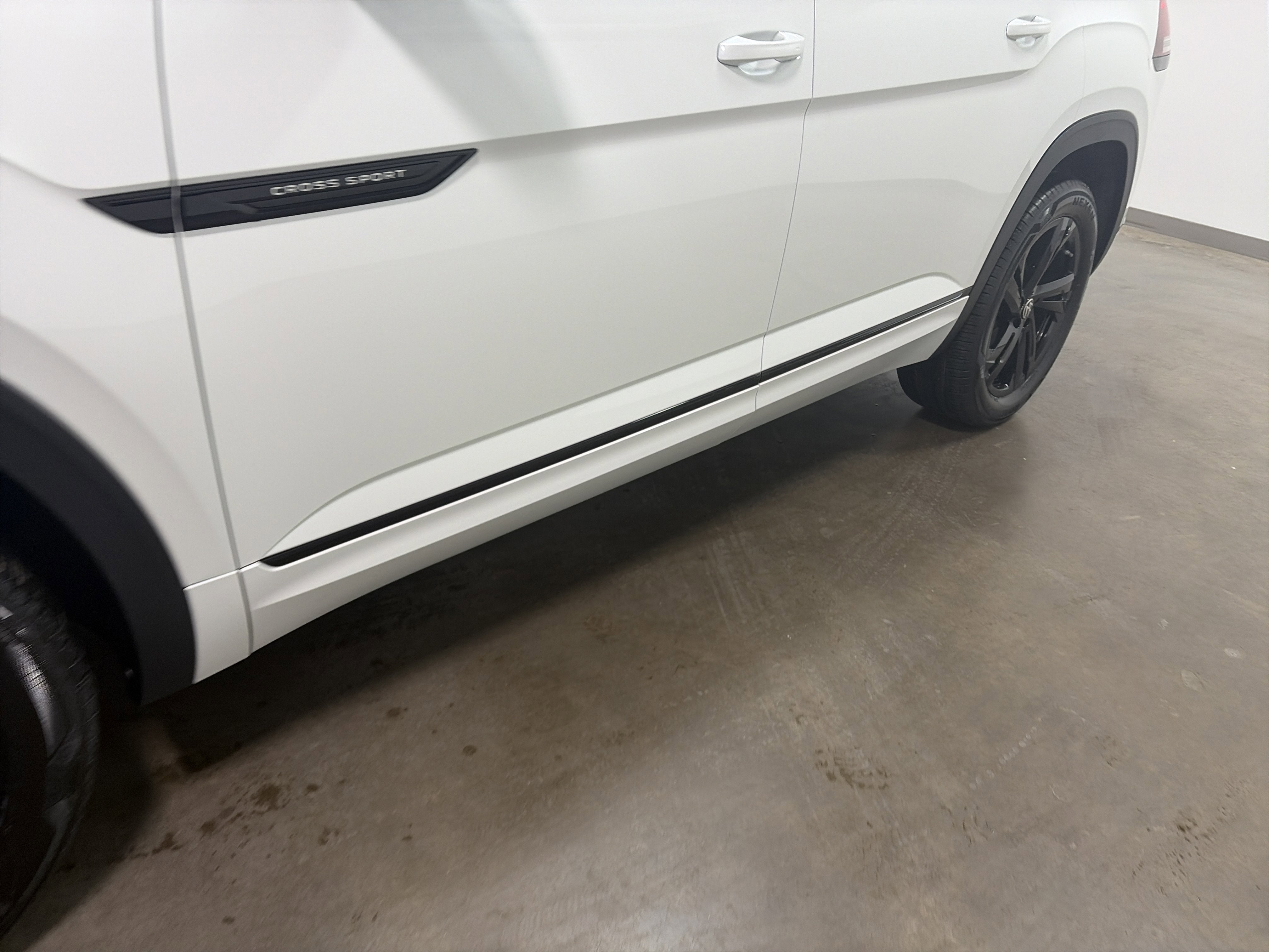 2026 Volkswagen Atlas Cross Sport 2.0T SEL R-Line Black