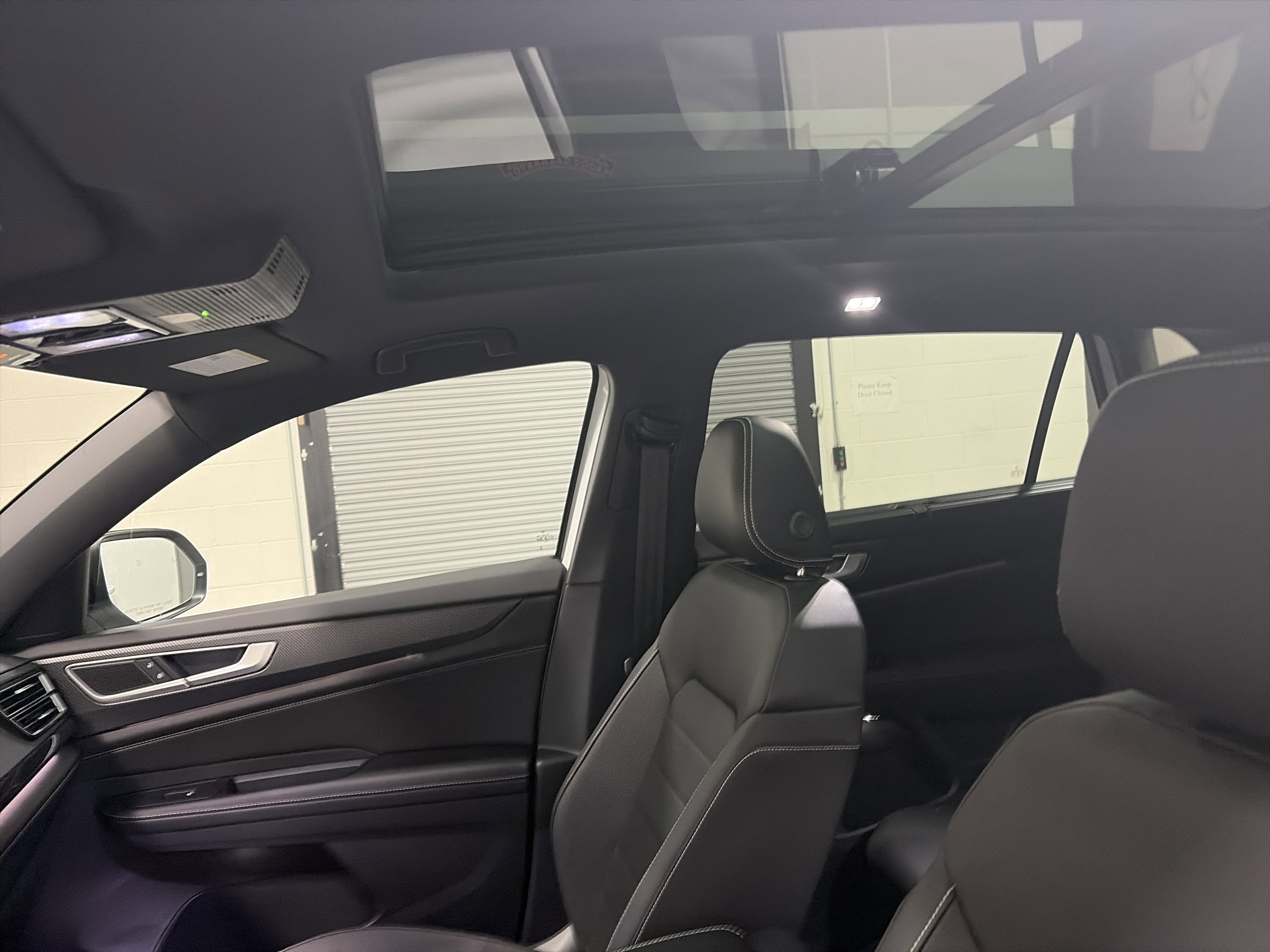 2026 Volkswagen Atlas Cross Sport 2.0T SEL R-Line Black