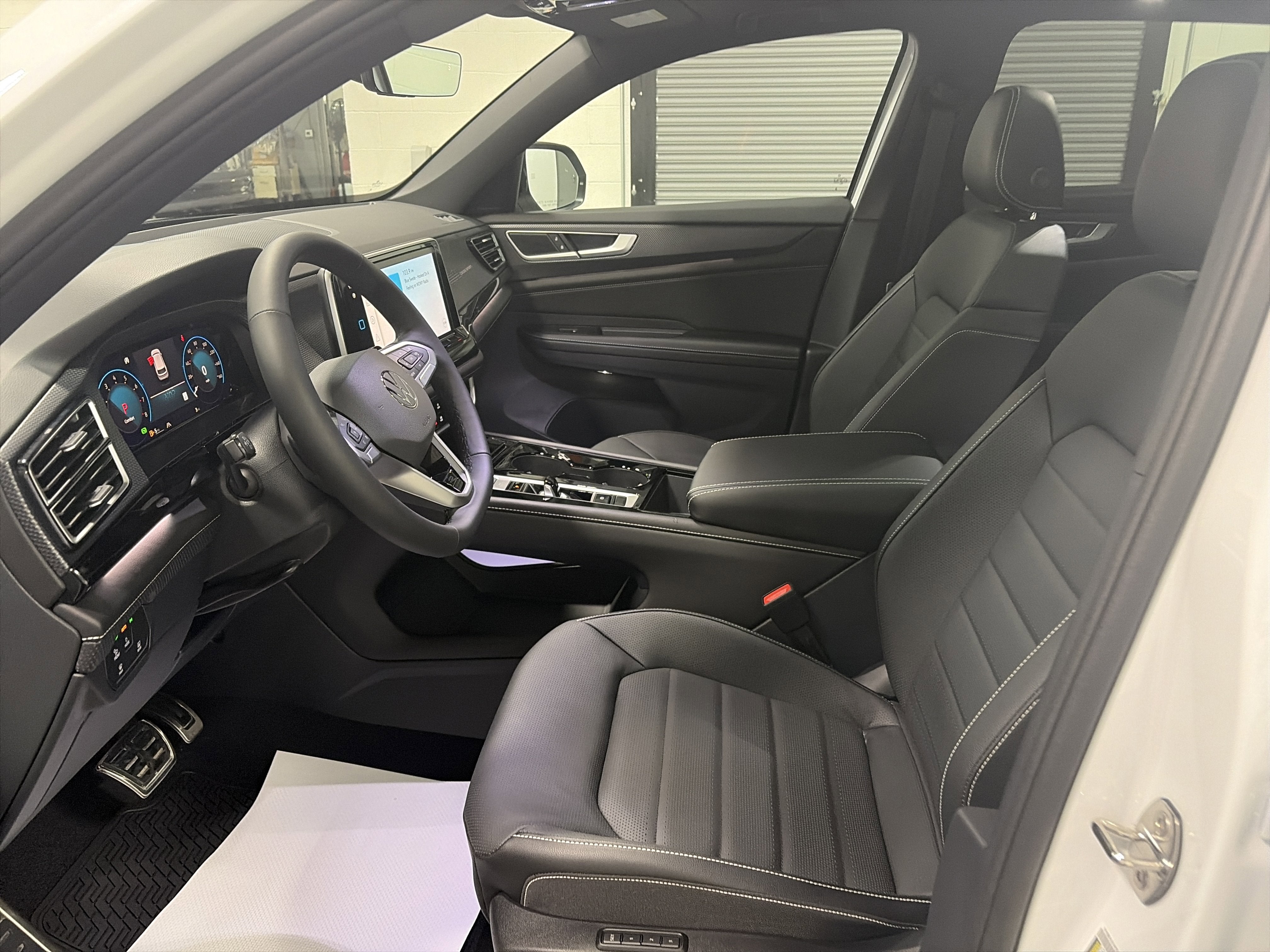 2026 Volkswagen Atlas Cross Sport 2.0T SEL R-Line Black