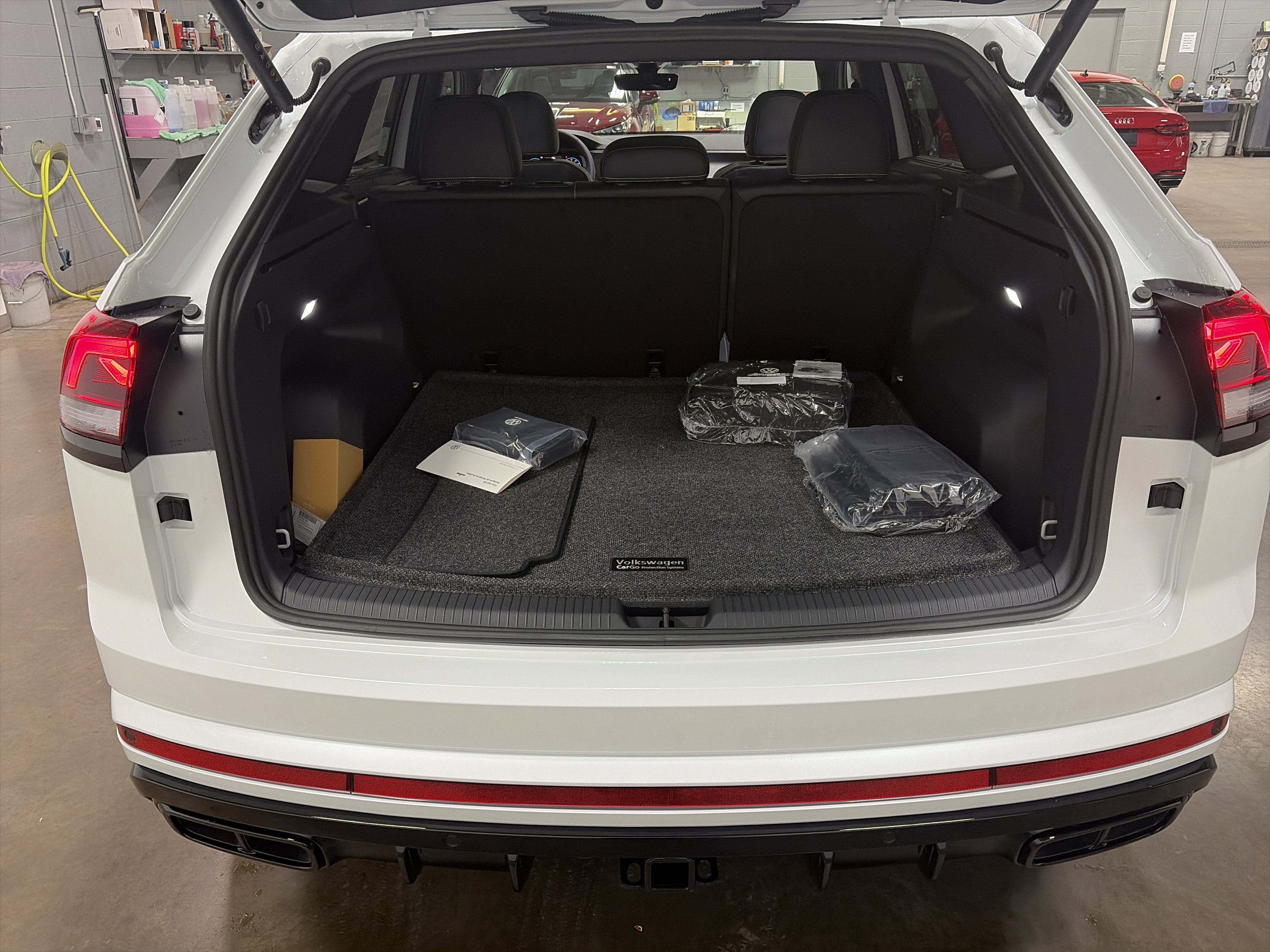 2026 Volkswagen Atlas Cross Sport 2.0T SEL R-Line Black