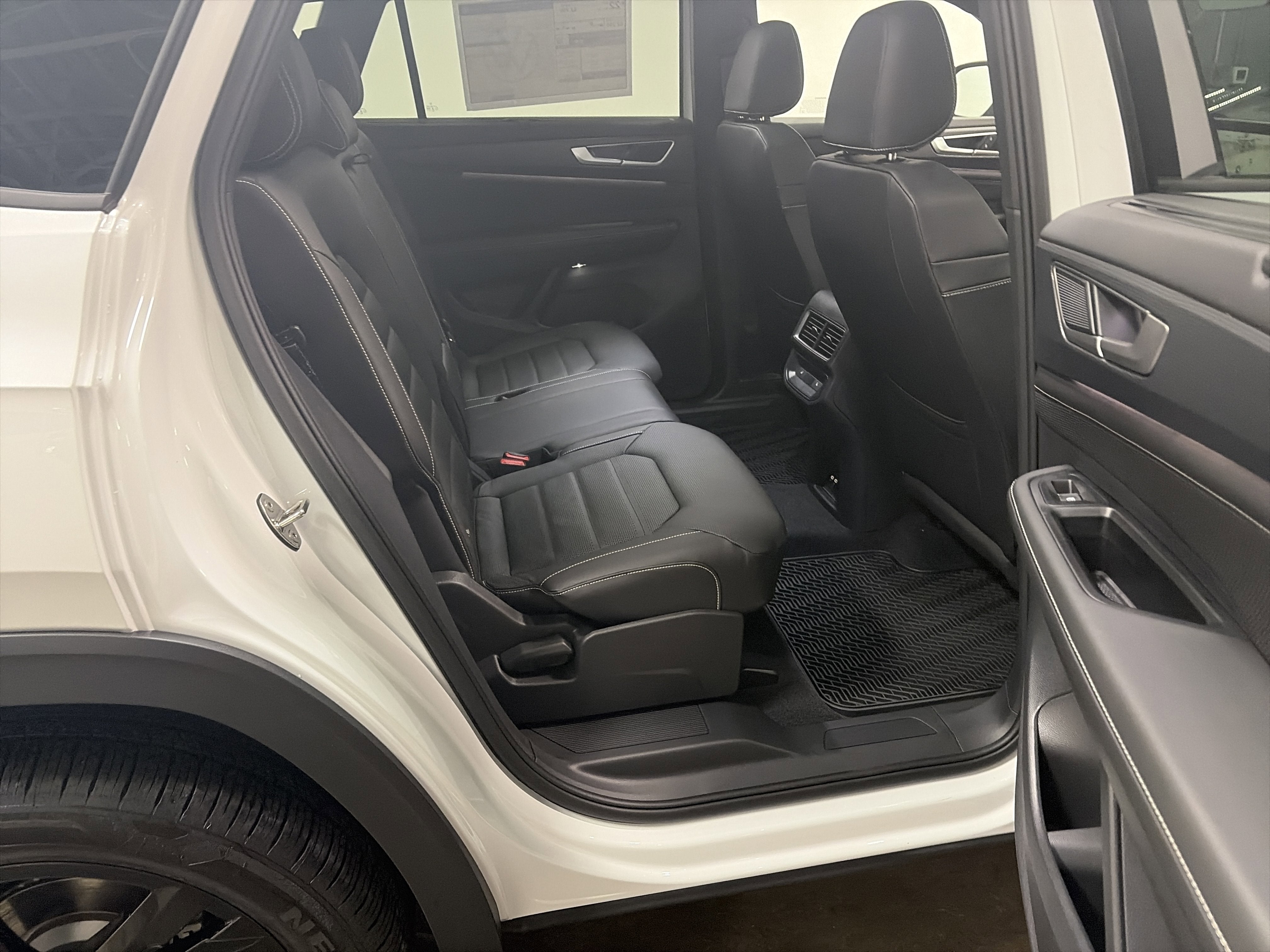 2026 Volkswagen Atlas Cross Sport 2.0T SEL R-Line Black