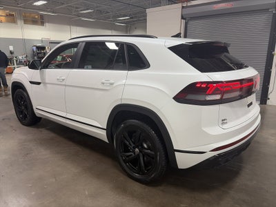 2026 Volkswagen Atlas Cross Sport 2.0T SEL R-Line Black