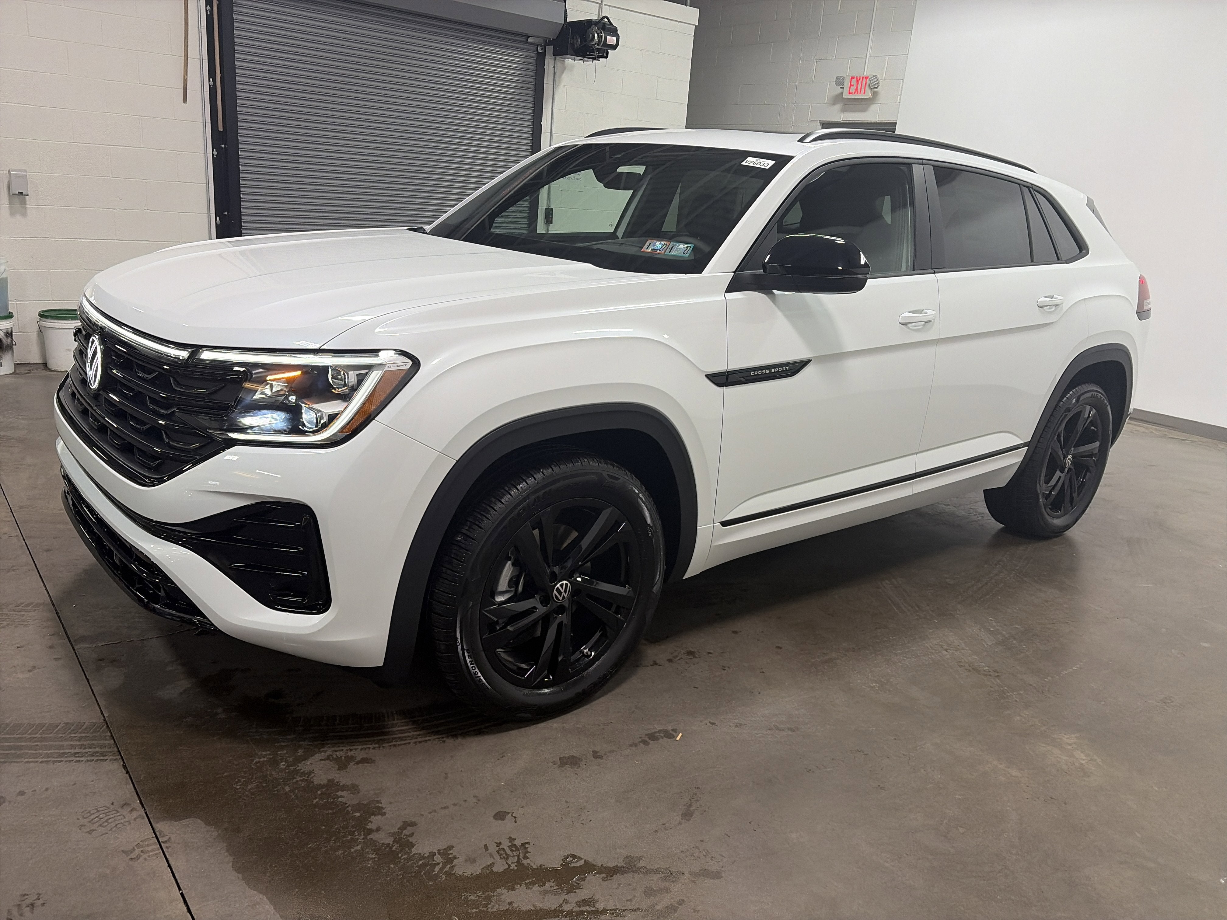 2026 Volkswagen Atlas Cross Sport 2.0T SEL R-Line Black