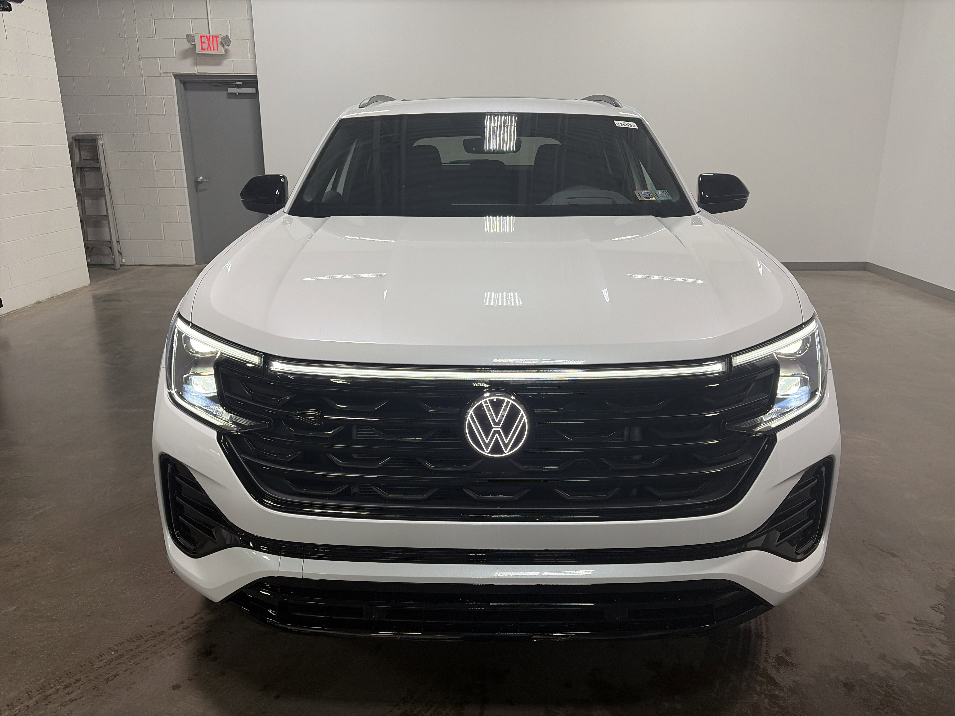 2026 Volkswagen Atlas Cross Sport 2.0T SEL R-Line Black