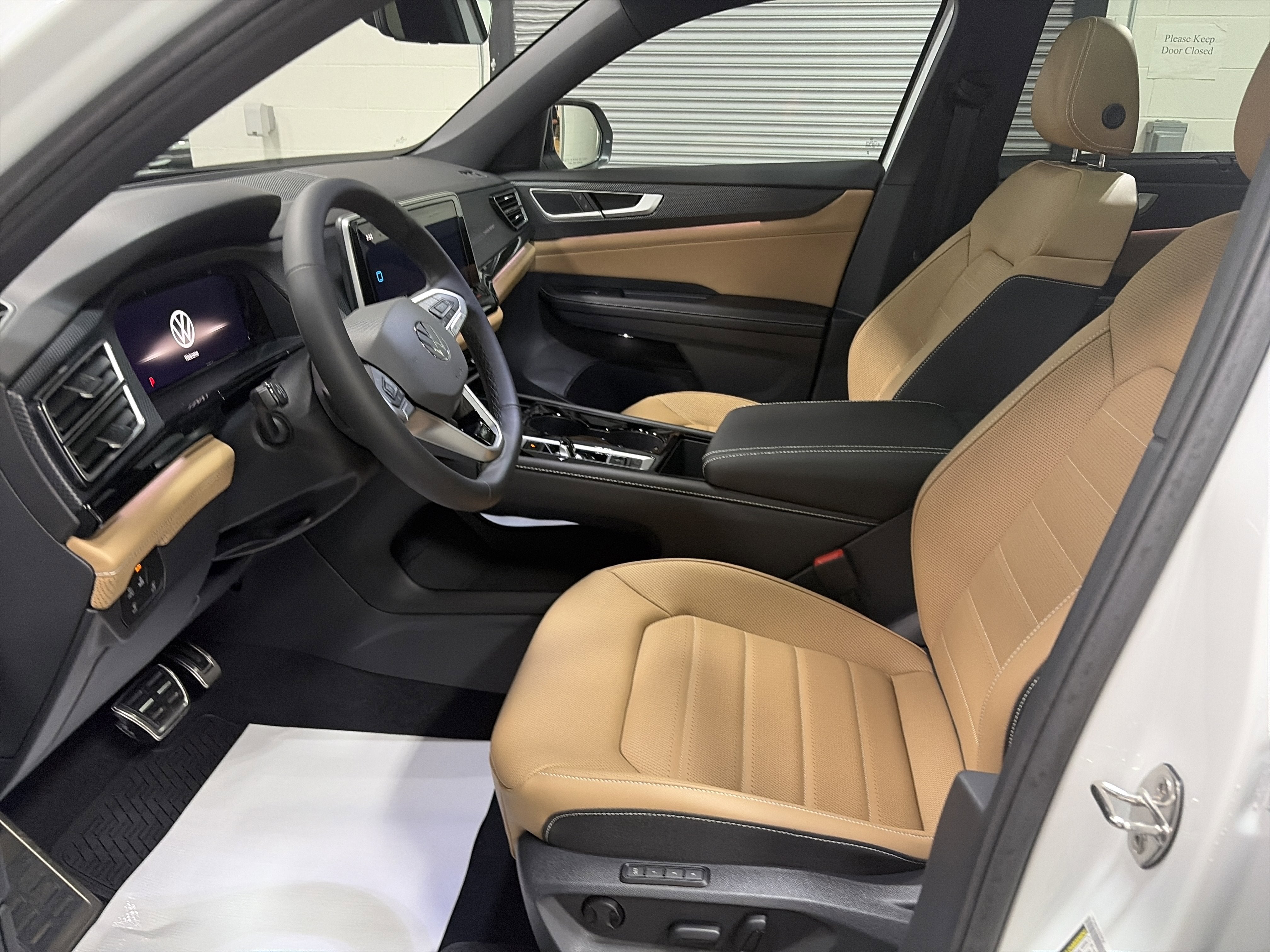2026 Volkswagen Atlas Cross Sport 2.0T SEL R-Line Black