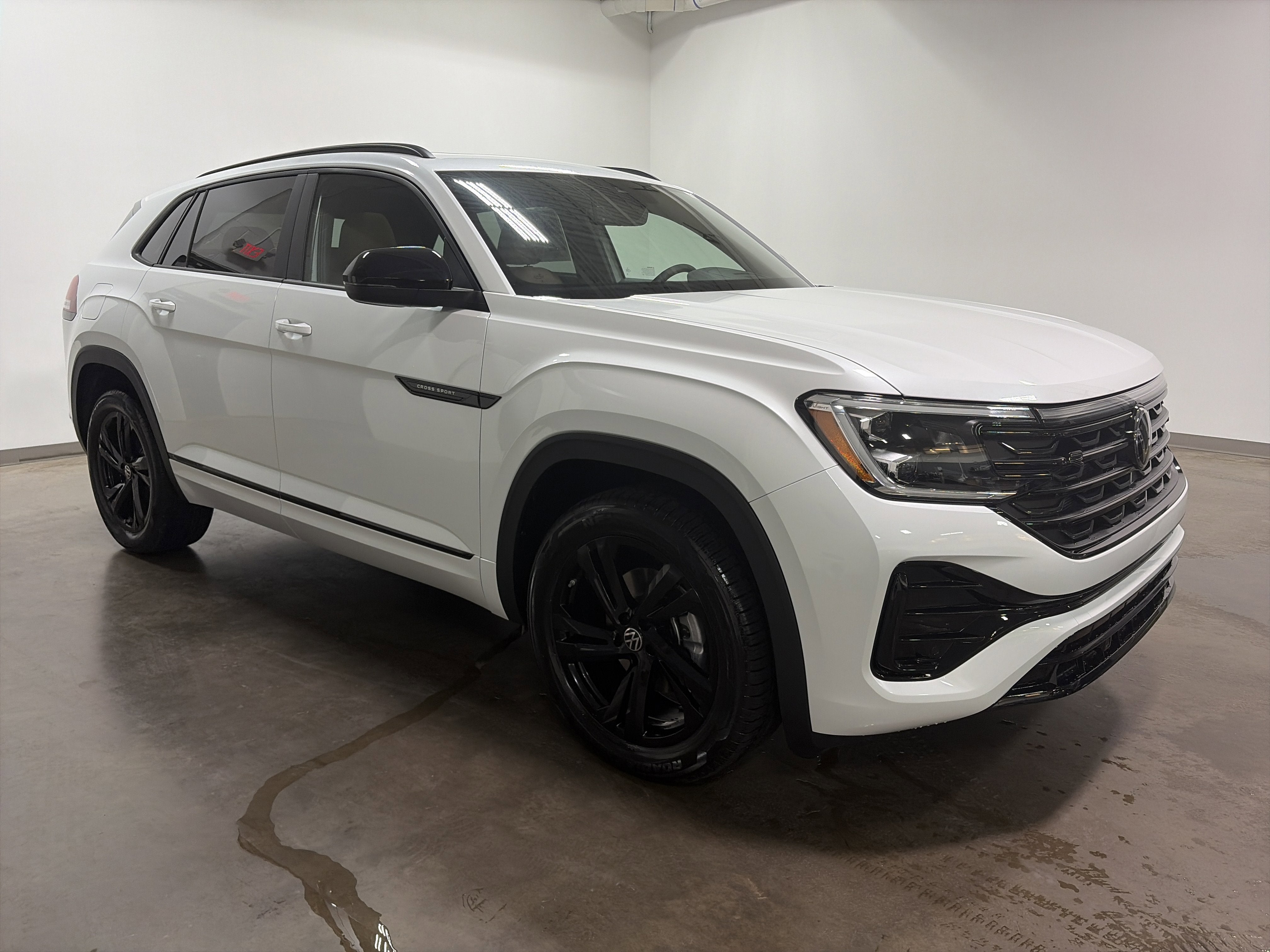 2026 Volkswagen Atlas Cross Sport 2.0T SEL R-Line Black