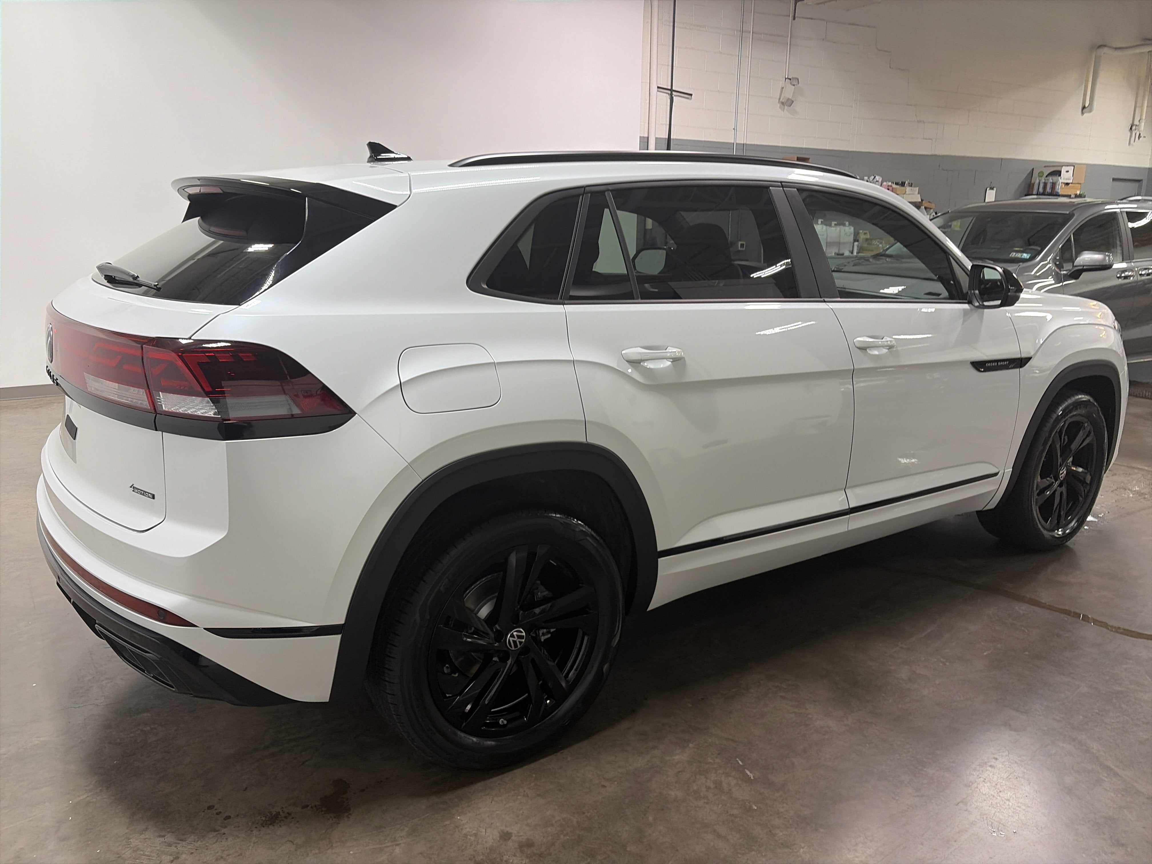 2026 Volkswagen Atlas Cross Sport 2.0T SEL R-Line Black