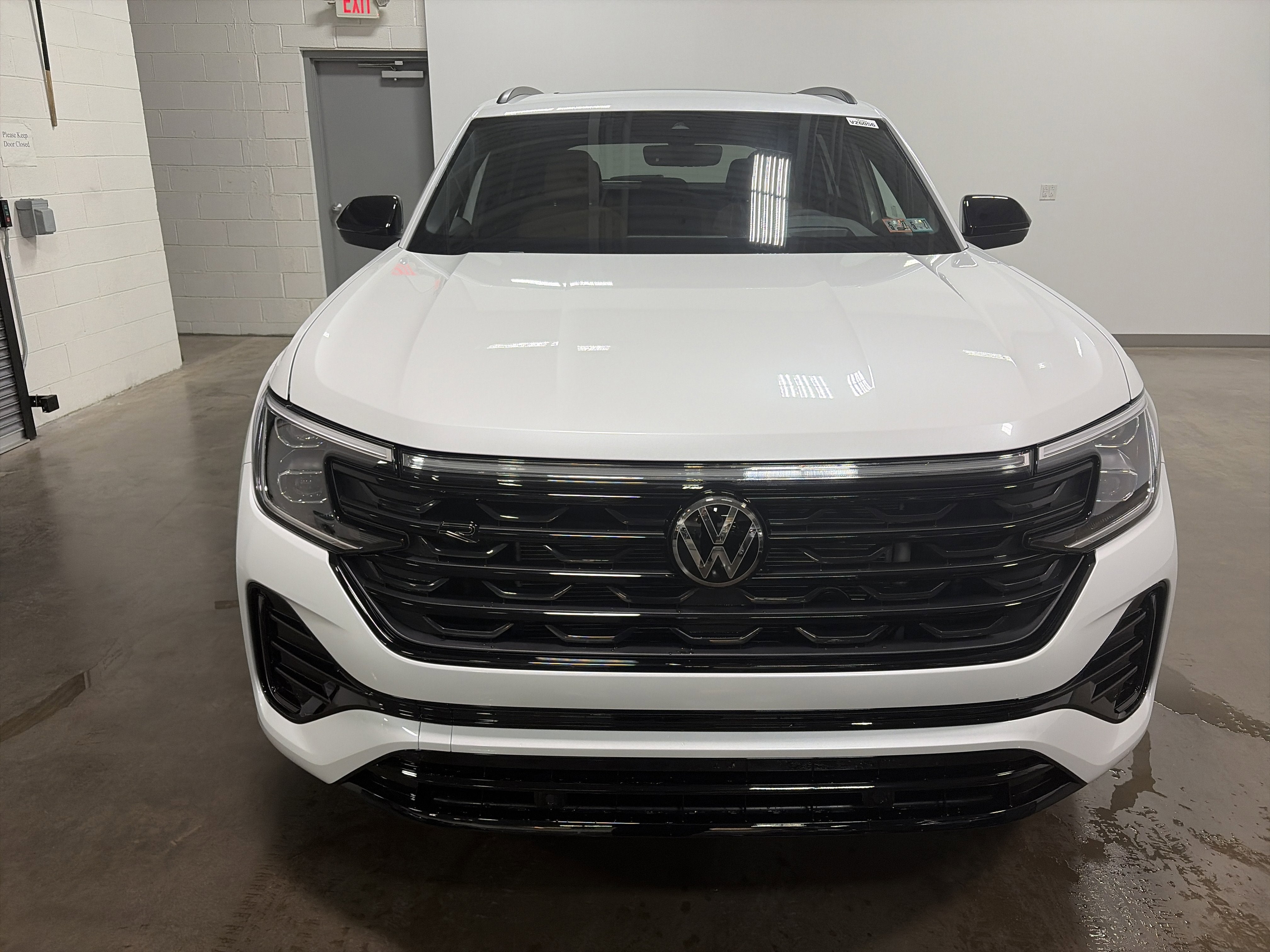 2026 Volkswagen Atlas Cross Sport 2.0T SEL R-Line Black