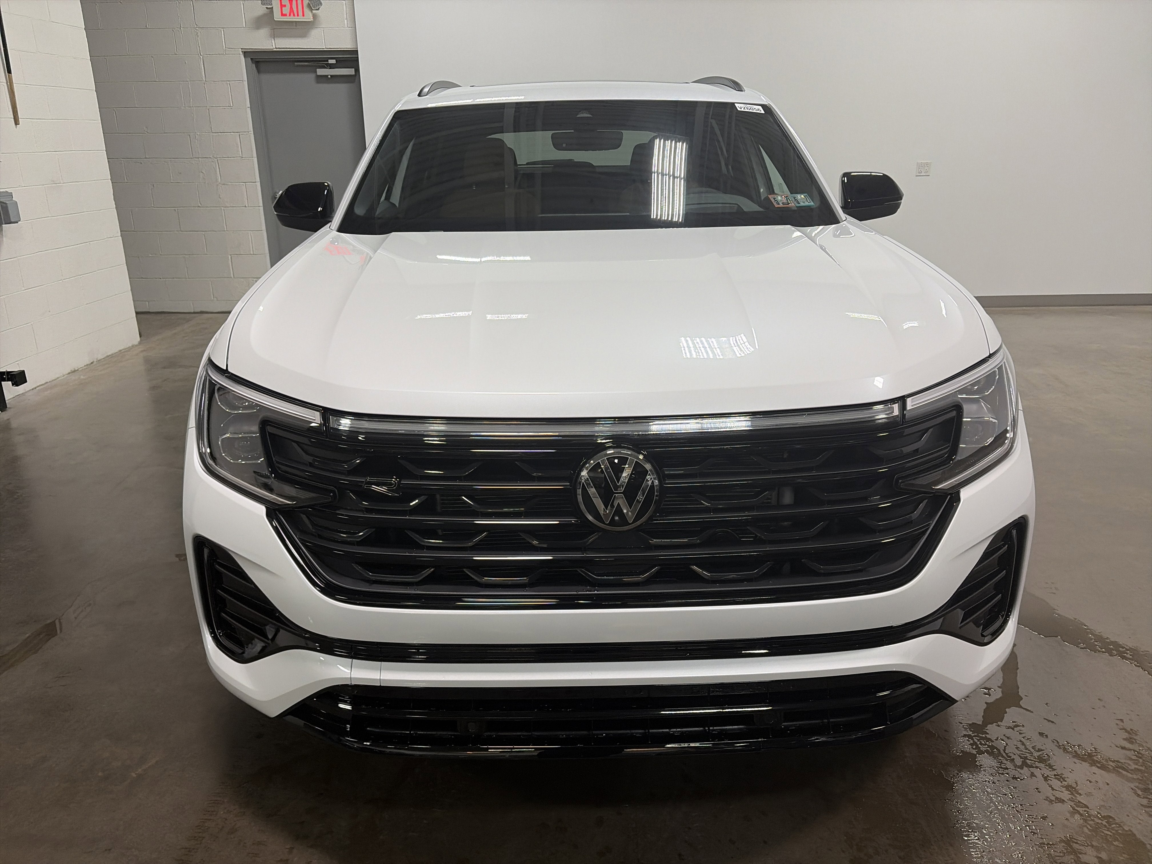 2026 Volkswagen Atlas Cross Sport 2.0T SEL R-Line Black