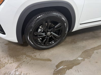 2026 Volkswagen Atlas Cross Sport 2.0T SEL R-Line Black