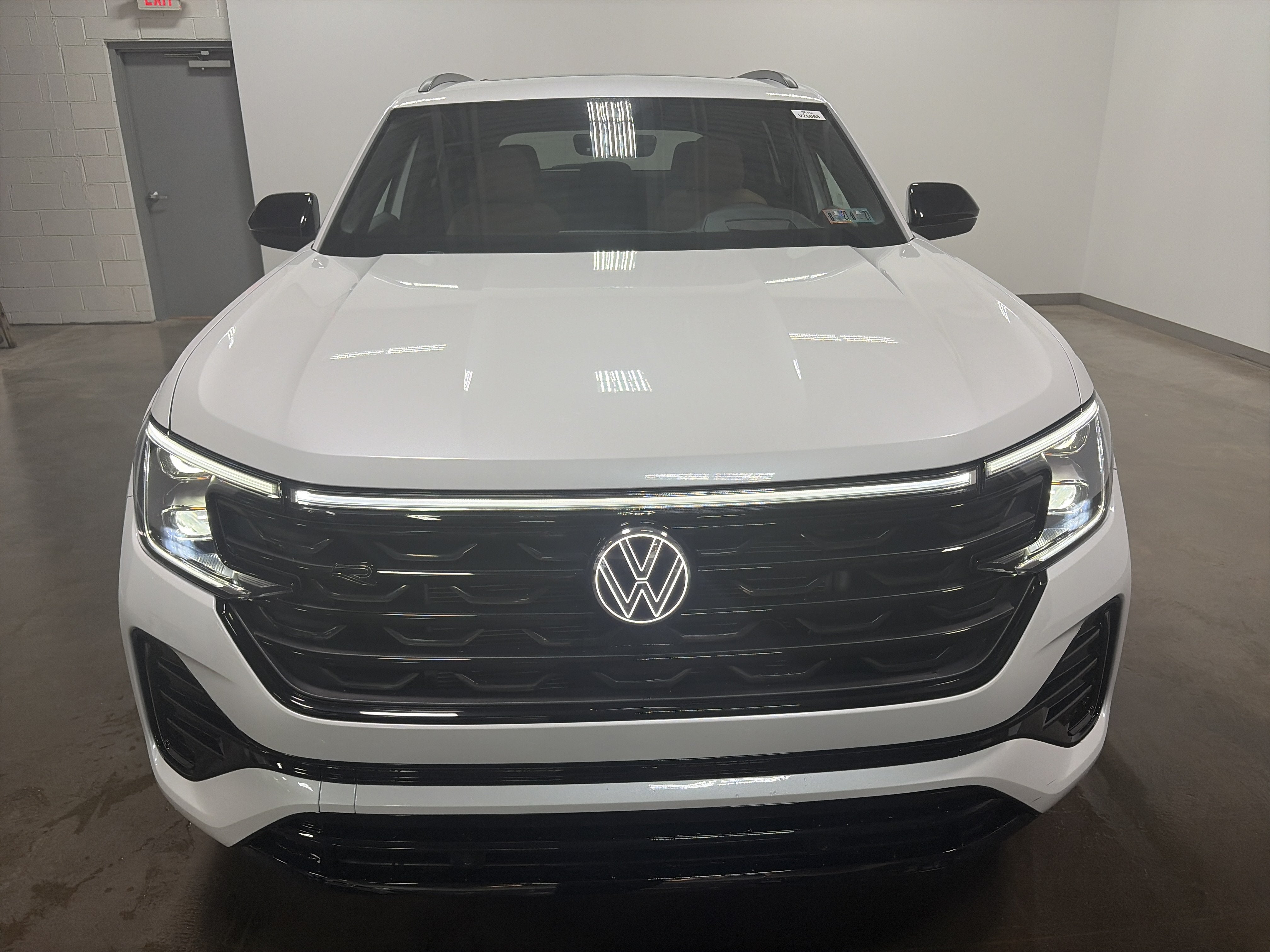2026 Volkswagen Atlas Cross Sport 2.0T SEL R-Line Black