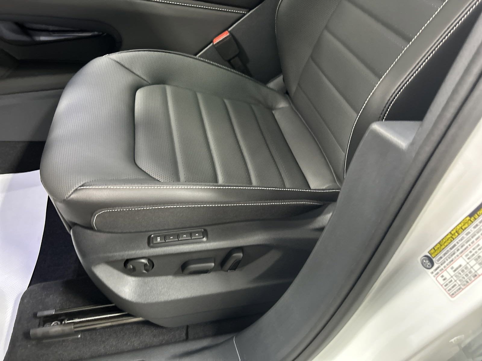 2025 Volkswagen Atlas Cross Sport 2.0T SEL