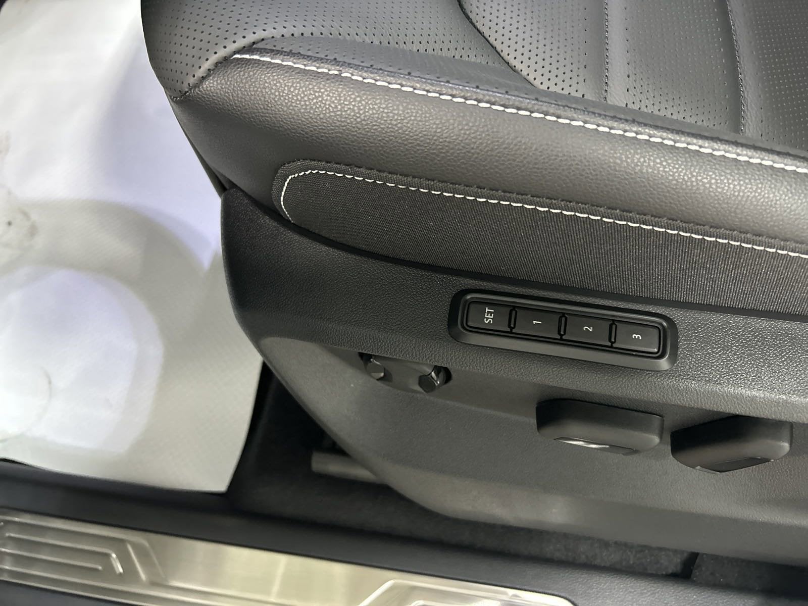 2025 Volkswagen Atlas Cross Sport 2.0T SEL