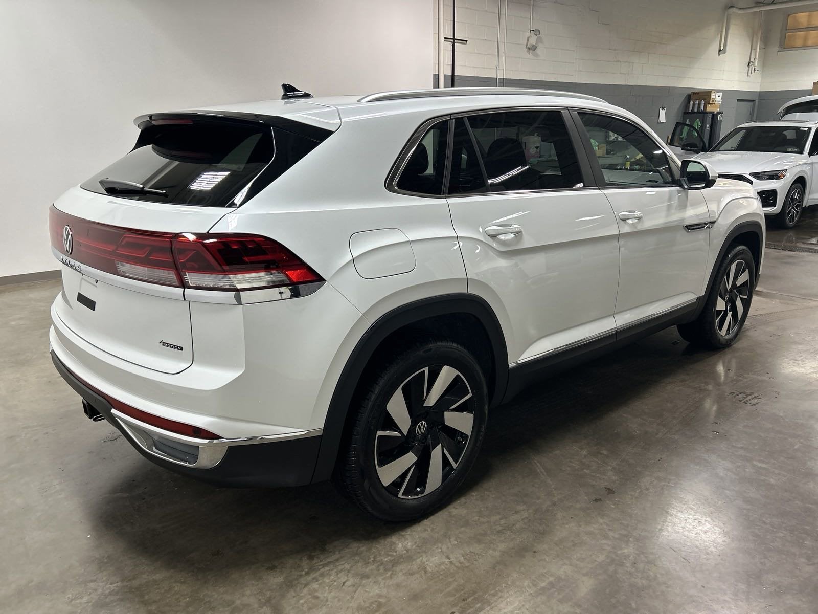 2025 Volkswagen Atlas Cross Sport 2.0T SEL