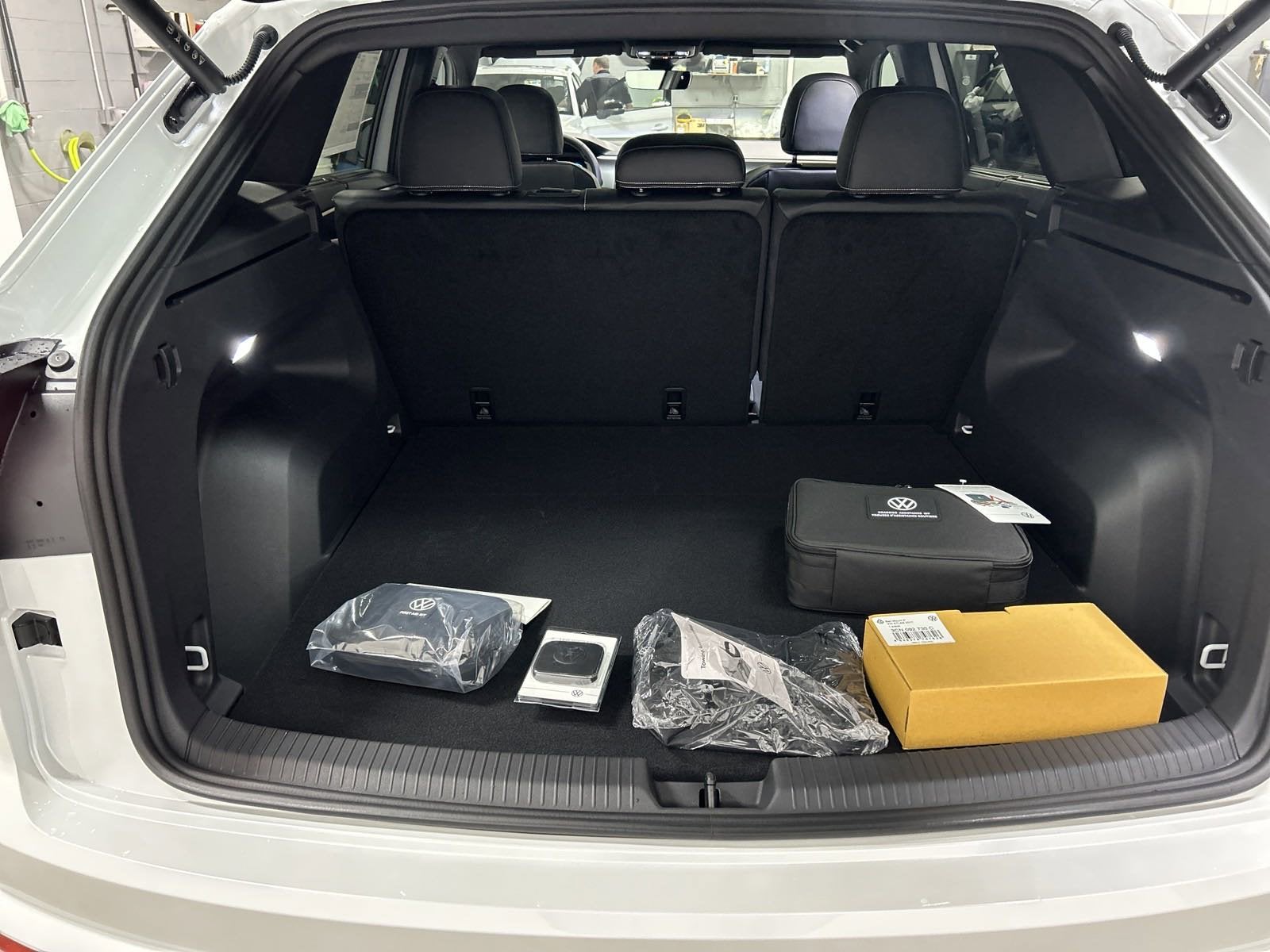 2025 Volkswagen Atlas Cross Sport 2.0T SEL