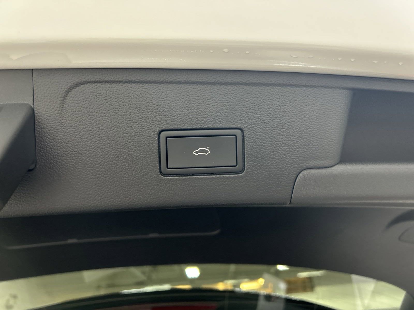 2025 Volkswagen Atlas Cross Sport 2.0T SEL