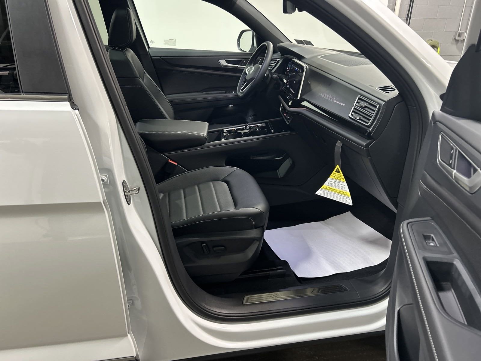 2025 Volkswagen Atlas Cross Sport 2.0T SEL