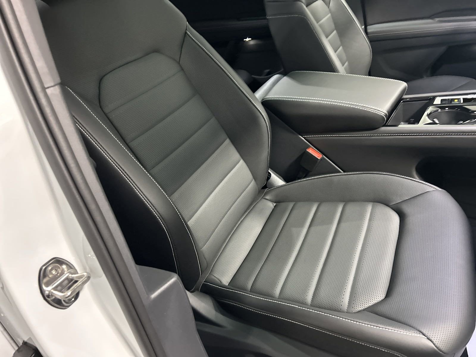 2025 Volkswagen Atlas Cross Sport 2.0T SEL