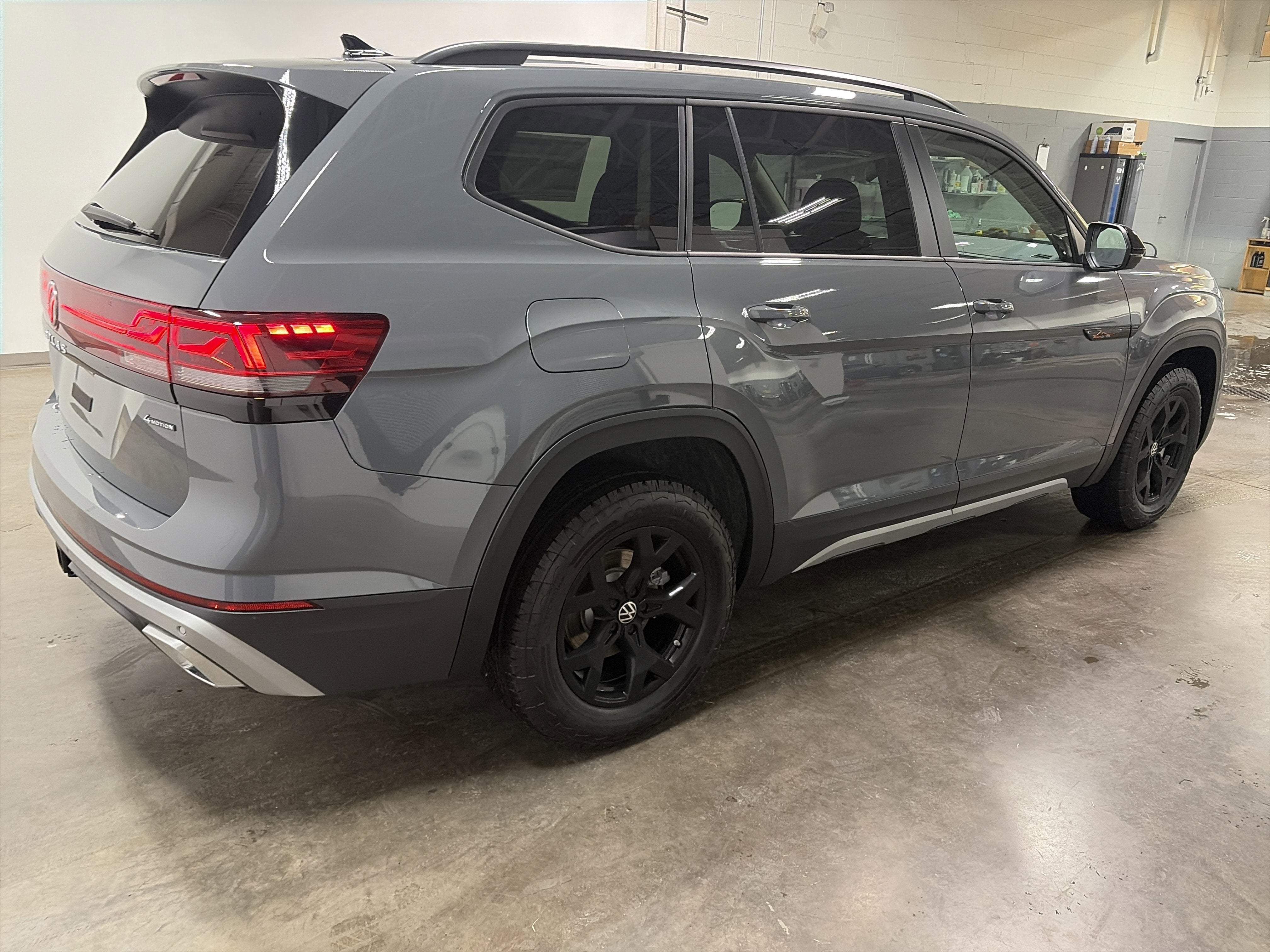 2026 Volkswagen Atlas 2.0T Peak Edition