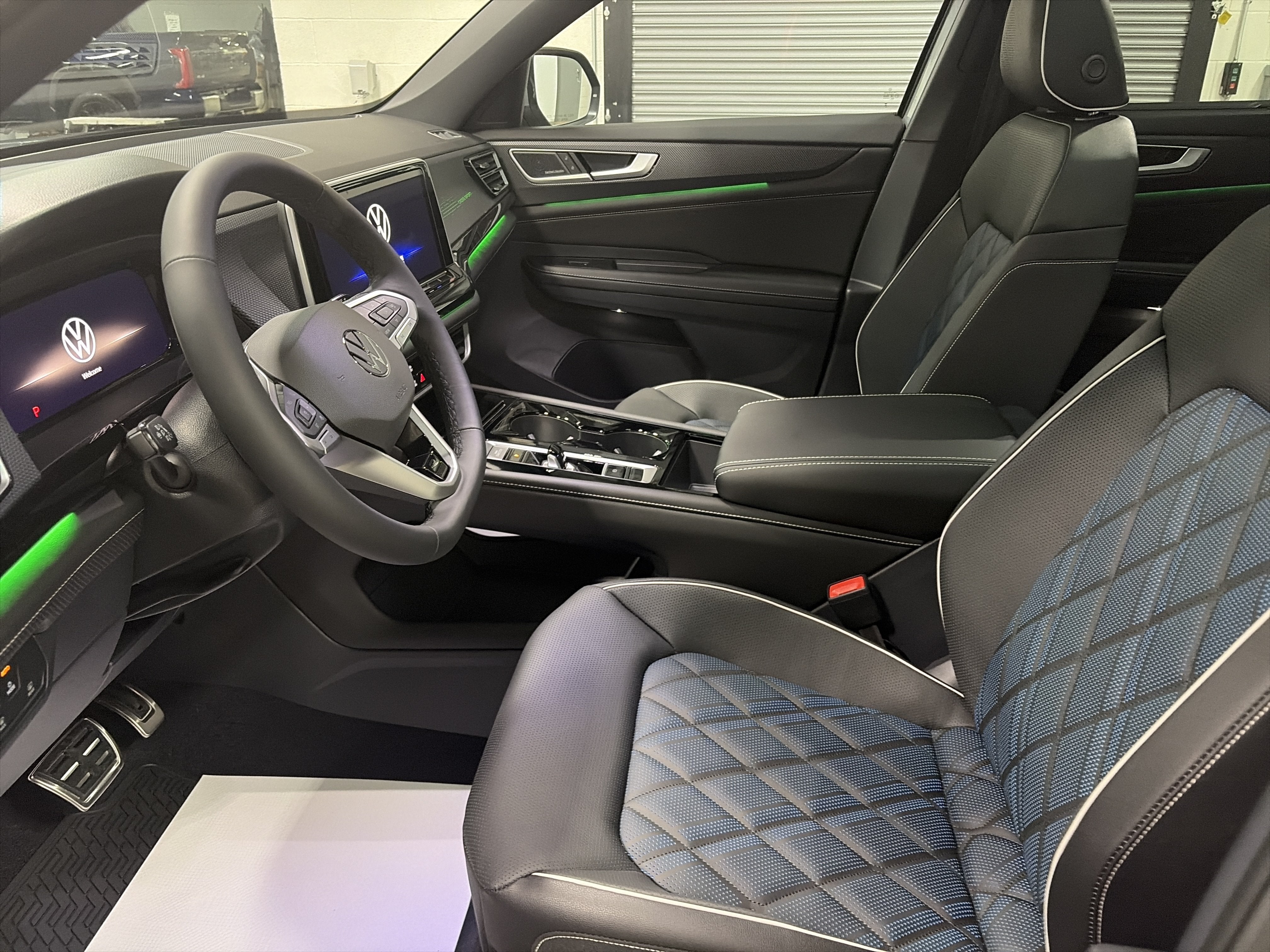 2026 Volkswagen Atlas Cross Sport 2.0T SEL Premium R-Line