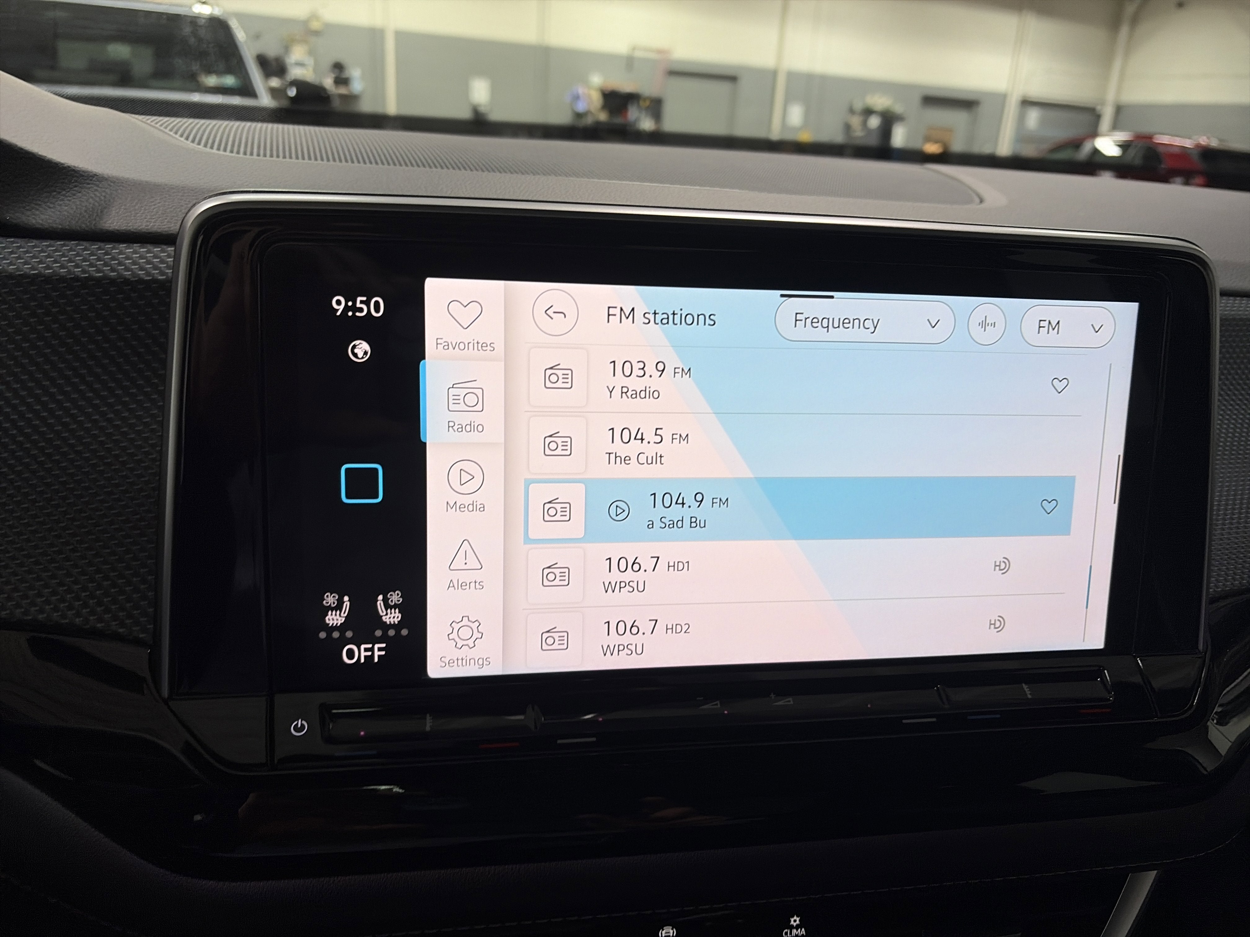 2026 Volkswagen Atlas Cross Sport 2.0T SEL Premium R-Line
