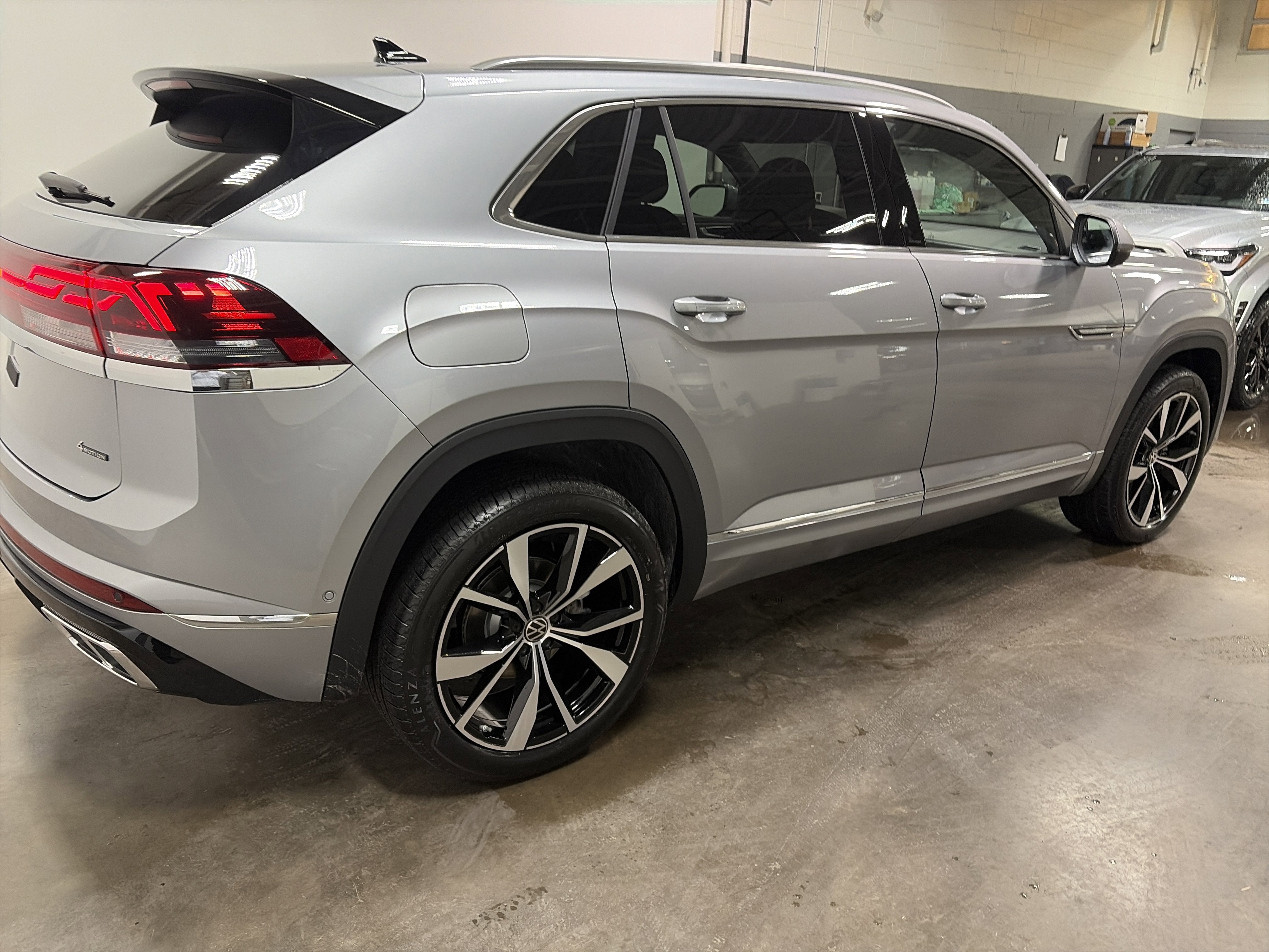 2026 Volkswagen Atlas Cross Sport 2.0T SEL Premium R-Line