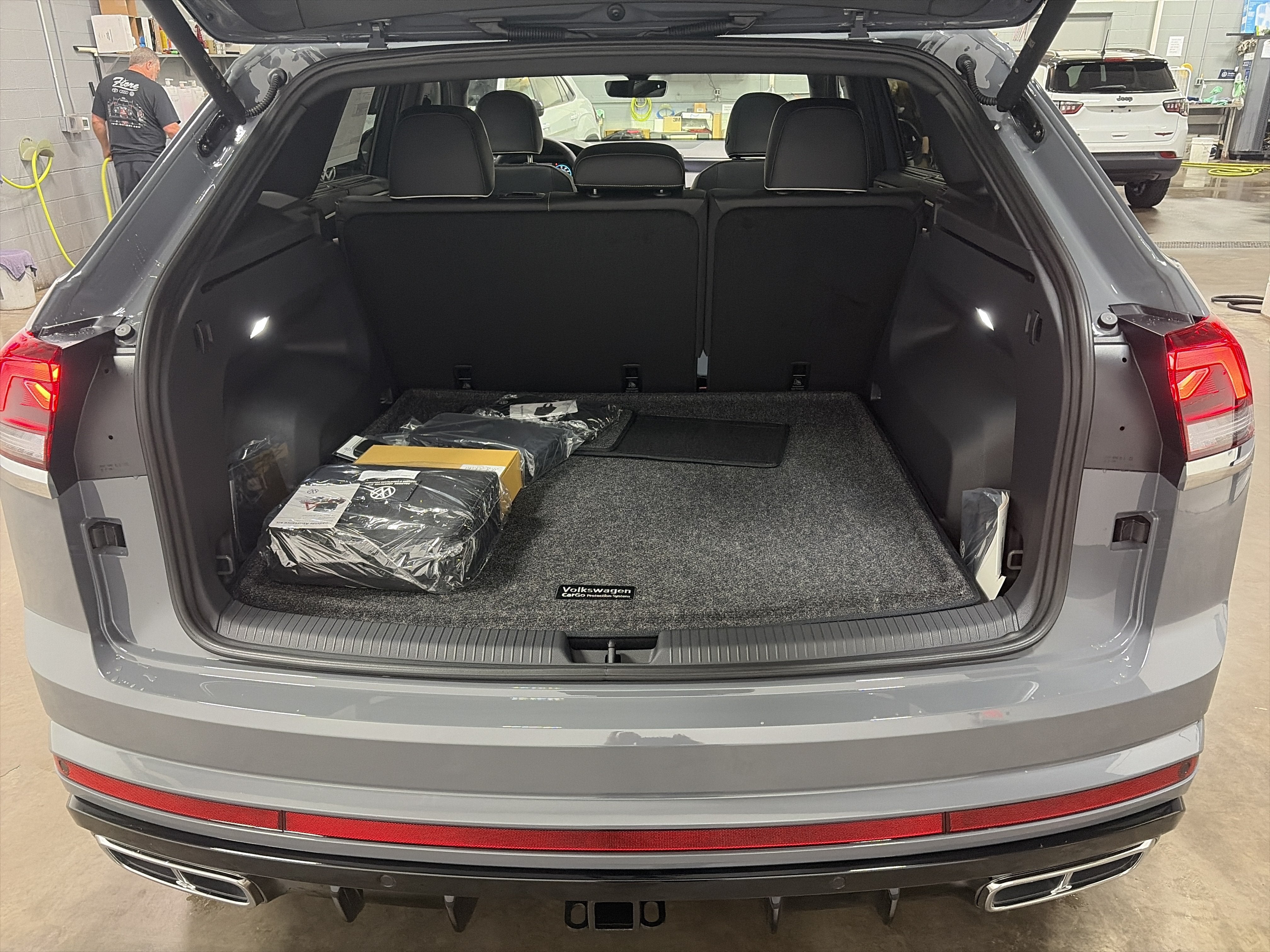 2026 Volkswagen Atlas Cross Sport 2.0T SEL Premium R-Line