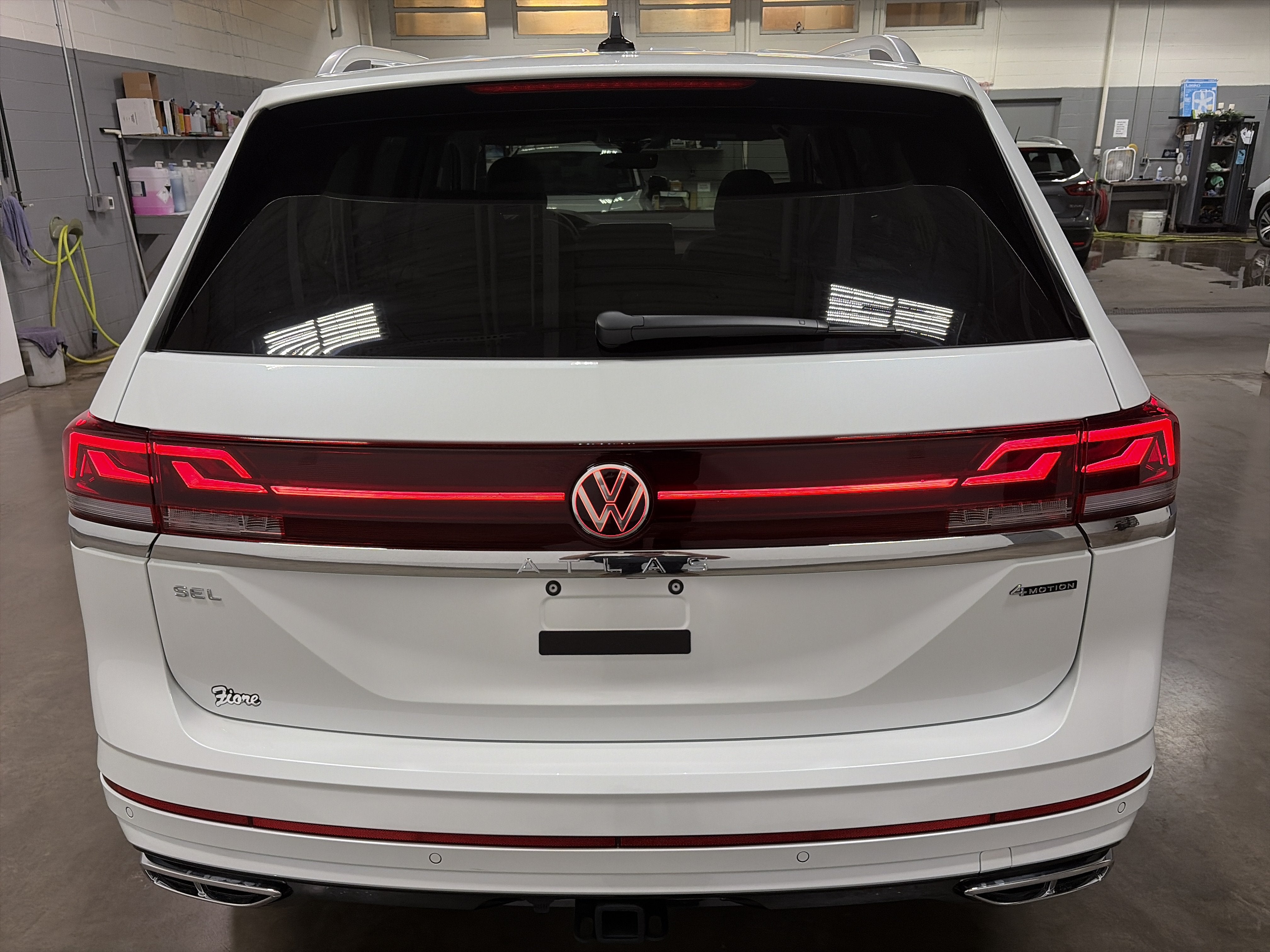 2026 Volkswagen Atlas 2.0T SEL Premium R-Line