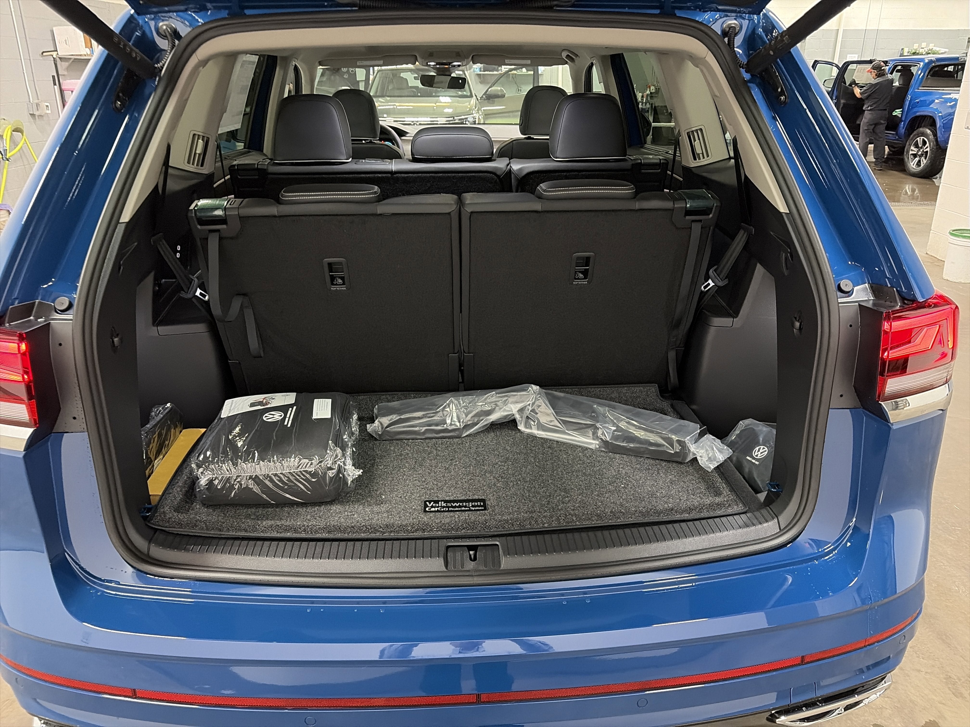 2026 Volkswagen Atlas 2.0T SEL Premium R-Line