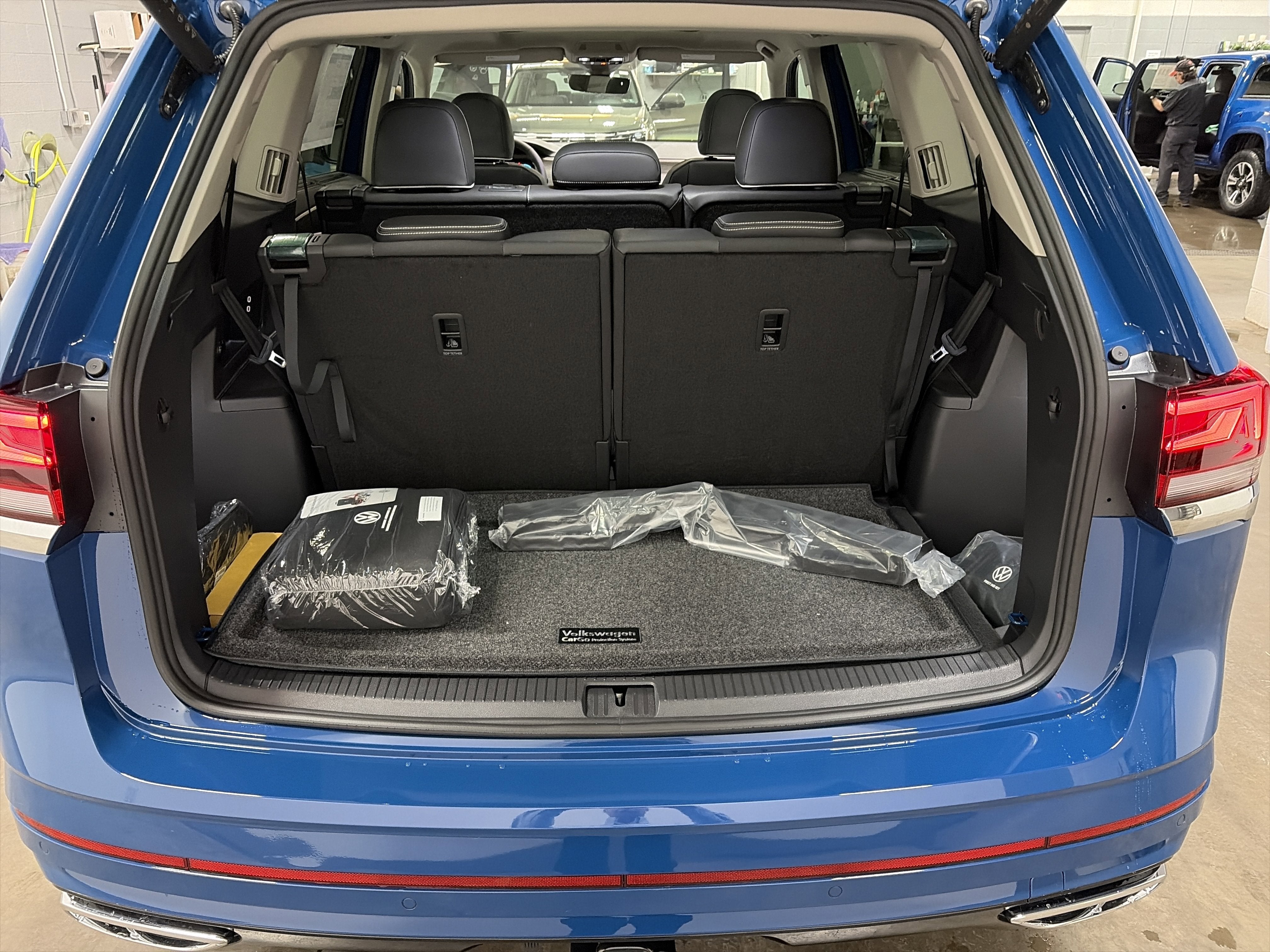 2026 Volkswagen Atlas 2.0T SEL Premium R-Line