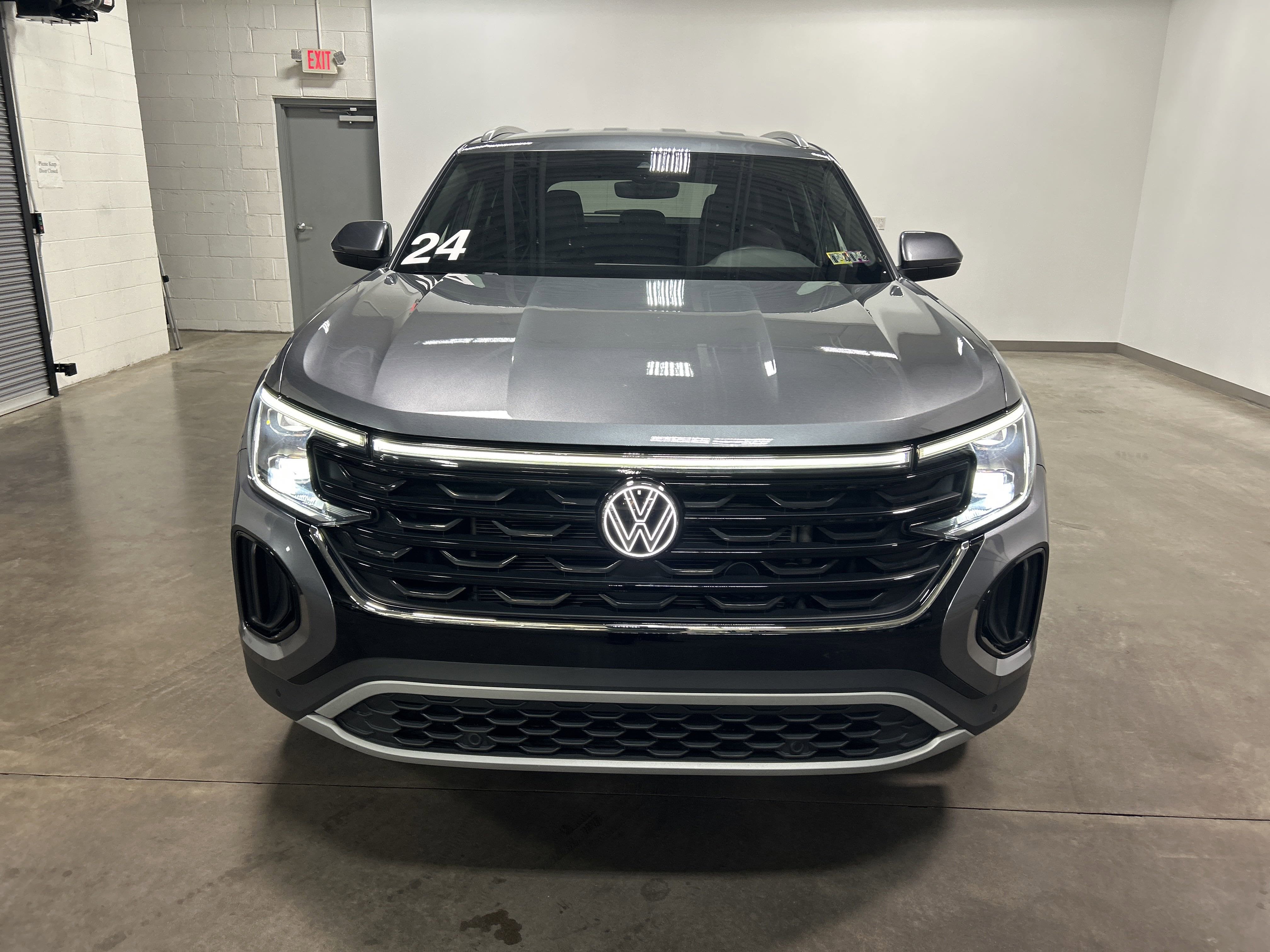 2024 Volkswagen Atlas Cross Sport 2.0T SE w/Technology