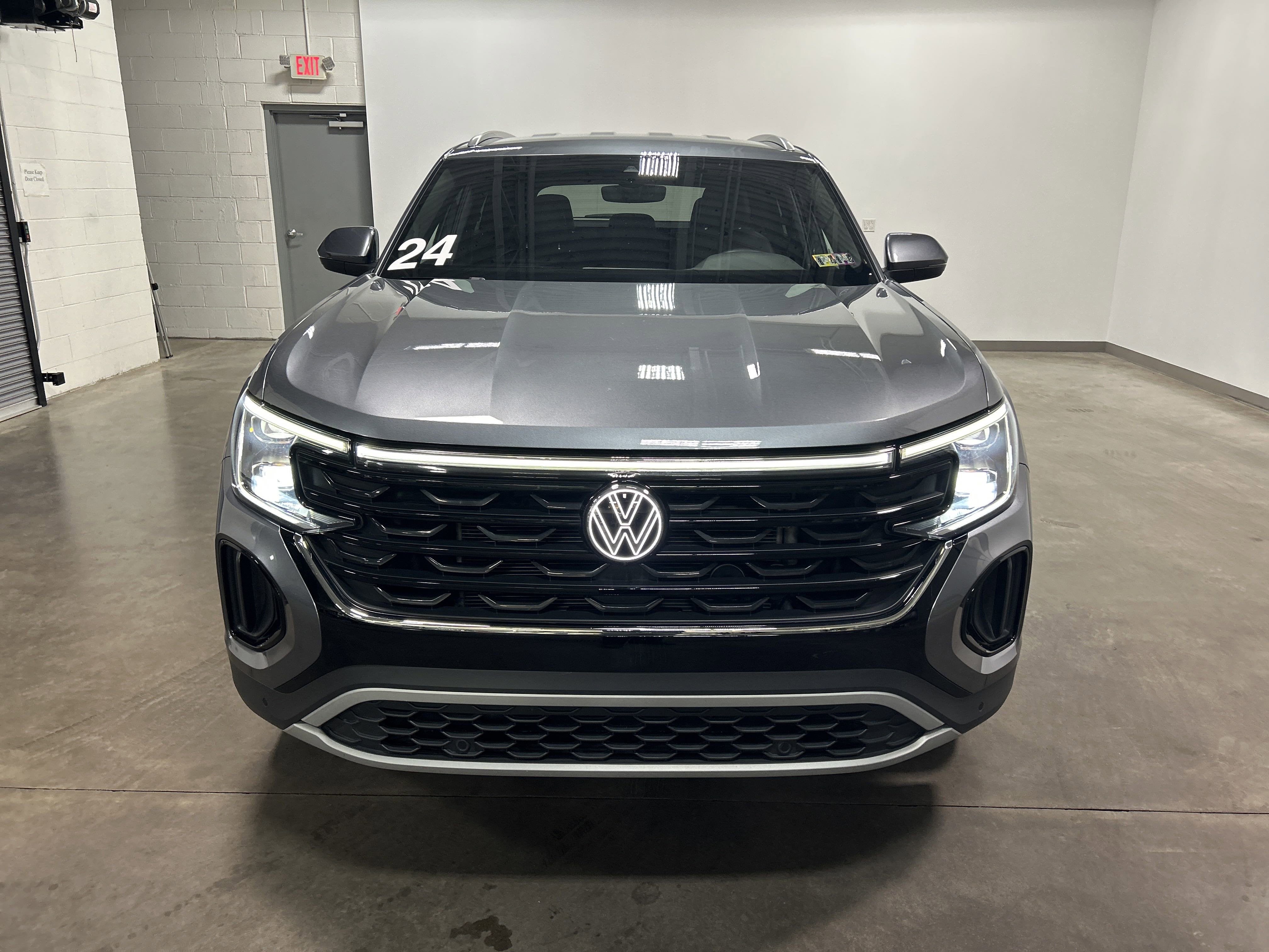 2024 Volkswagen Atlas Cross Sport 2.0T SE w/Technology