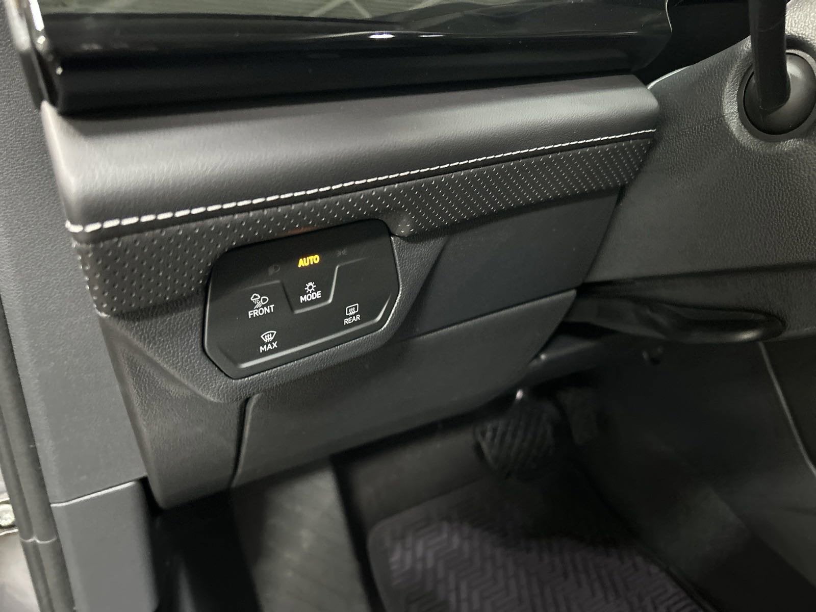 2025 Volkswagen Atlas 2.0T SE