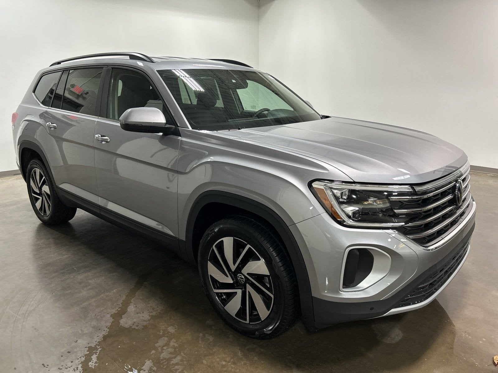 2025 Volkswagen Atlas 2.0T SE