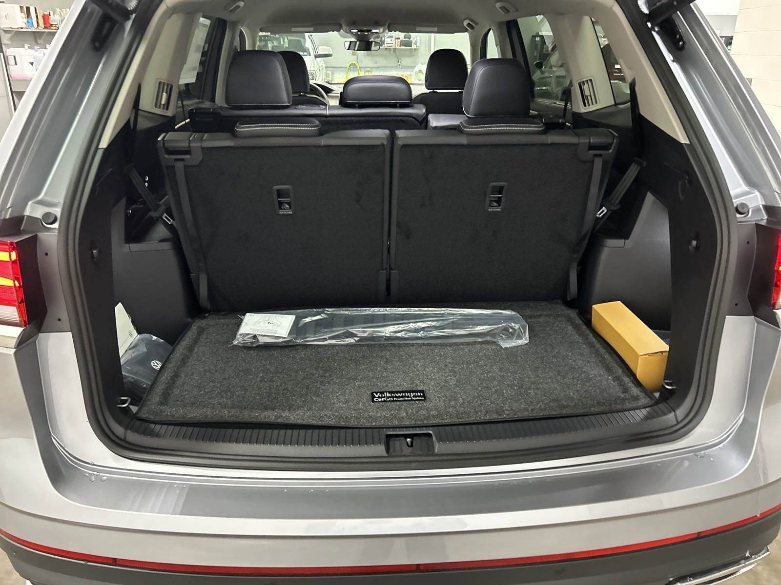 2025 Volkswagen Atlas 2.0T SE