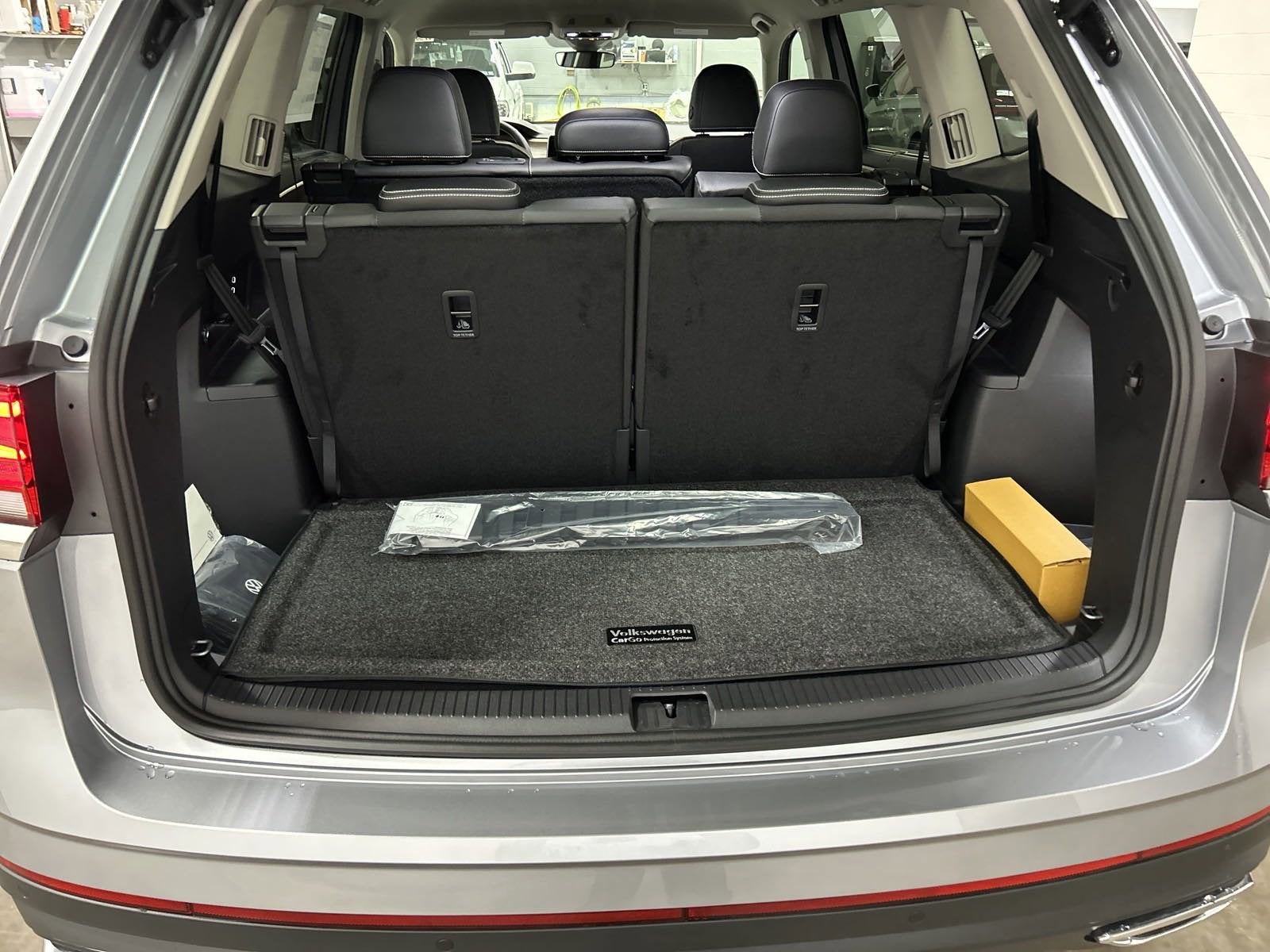 2025 Volkswagen Atlas 2.0T SE