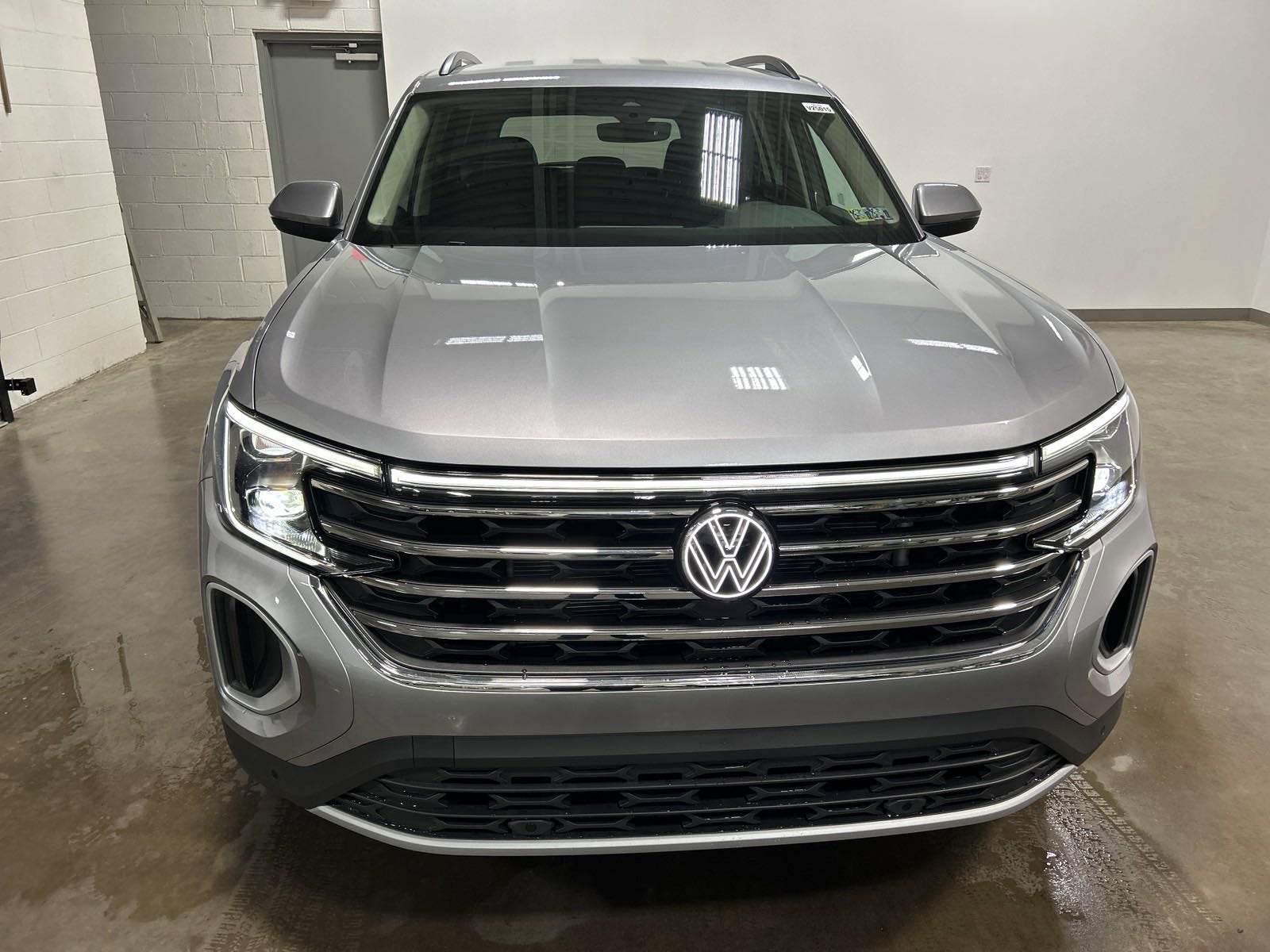 2025 Volkswagen Atlas 2.0T SE