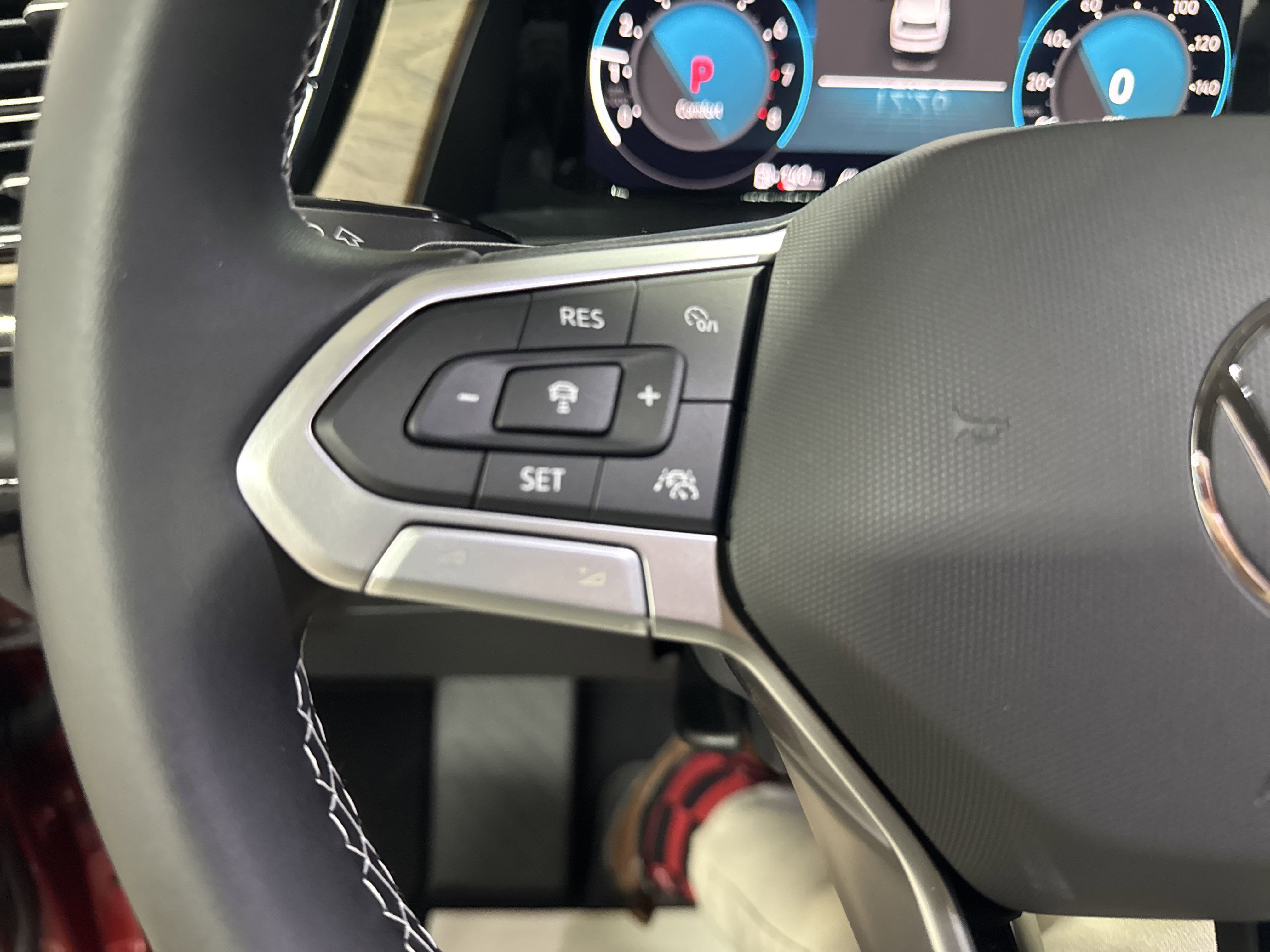 2025 Volkswagen Atlas 2.0T SE