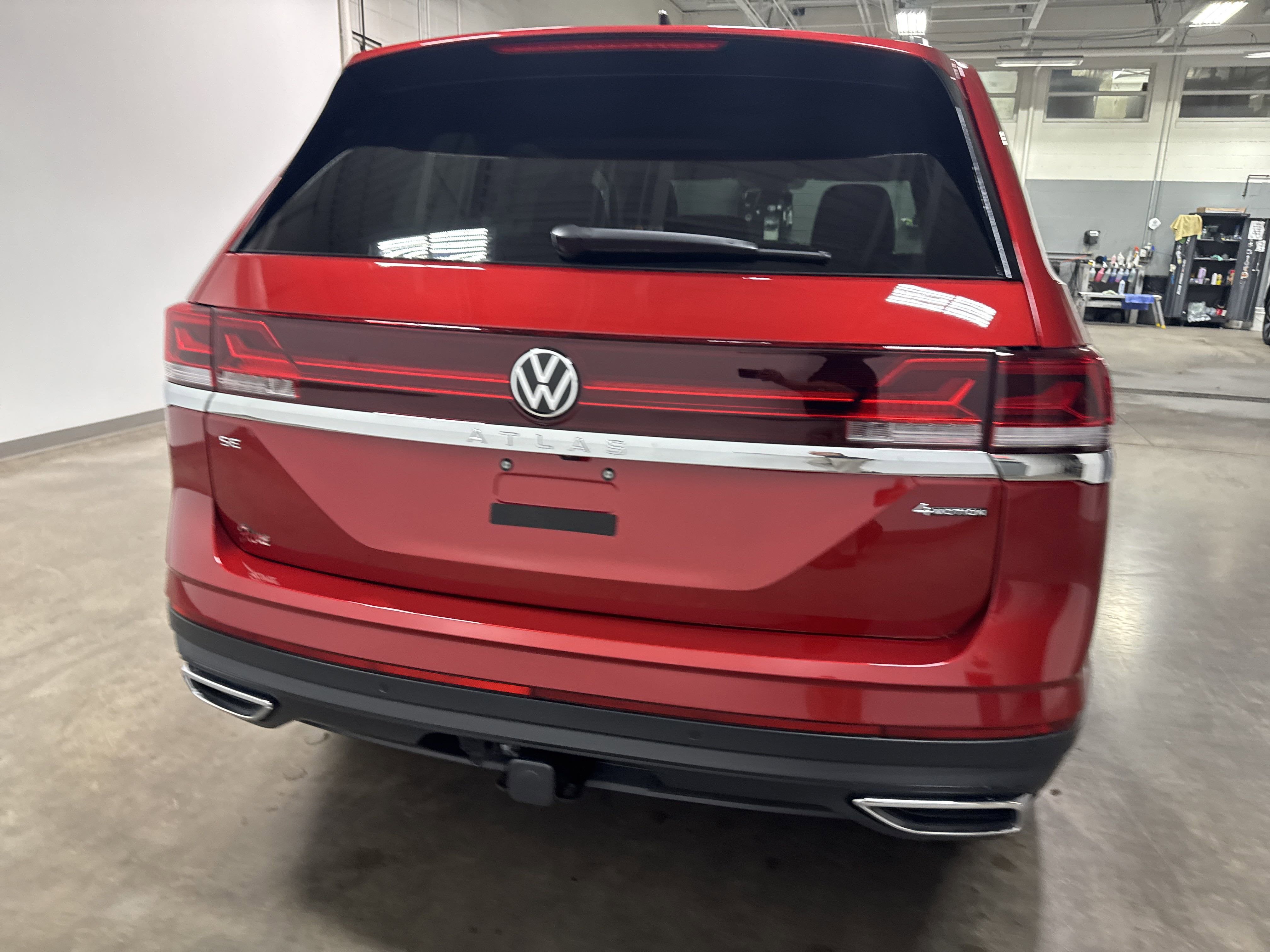 2025 Volkswagen Atlas 2.0T SE