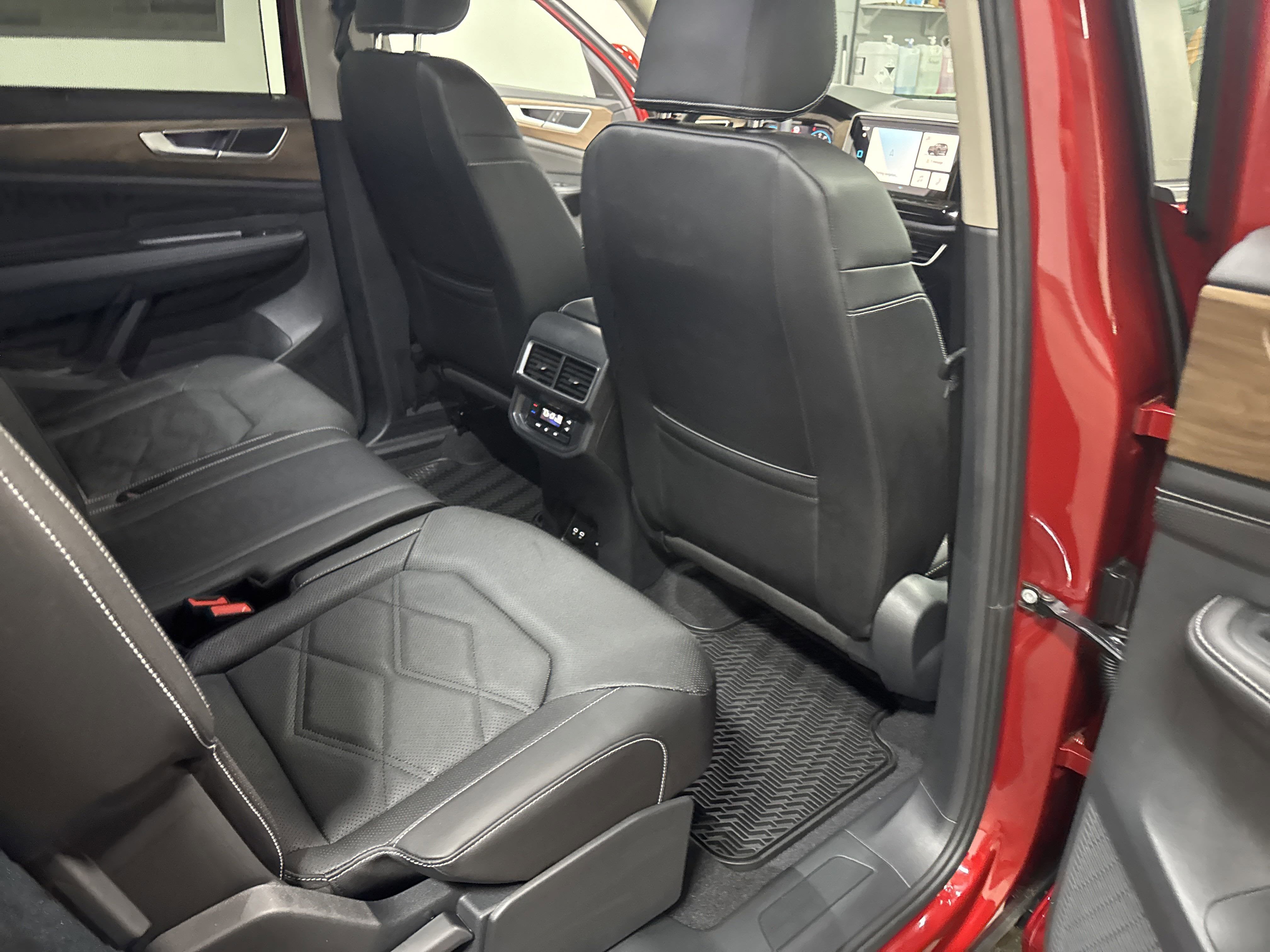 2025 Volkswagen Atlas 2.0T SE