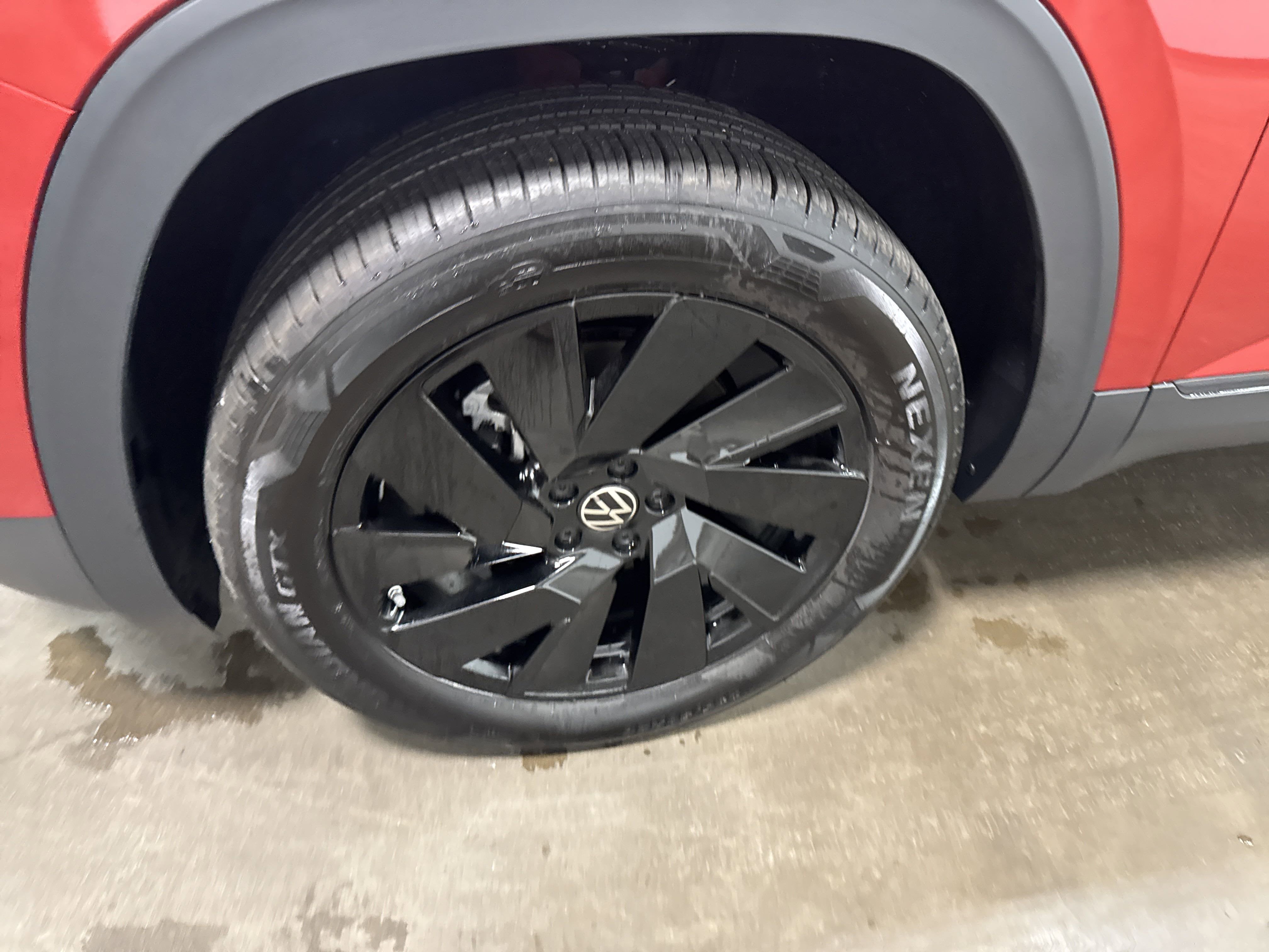 2025 Volkswagen Atlas 2.0T SE