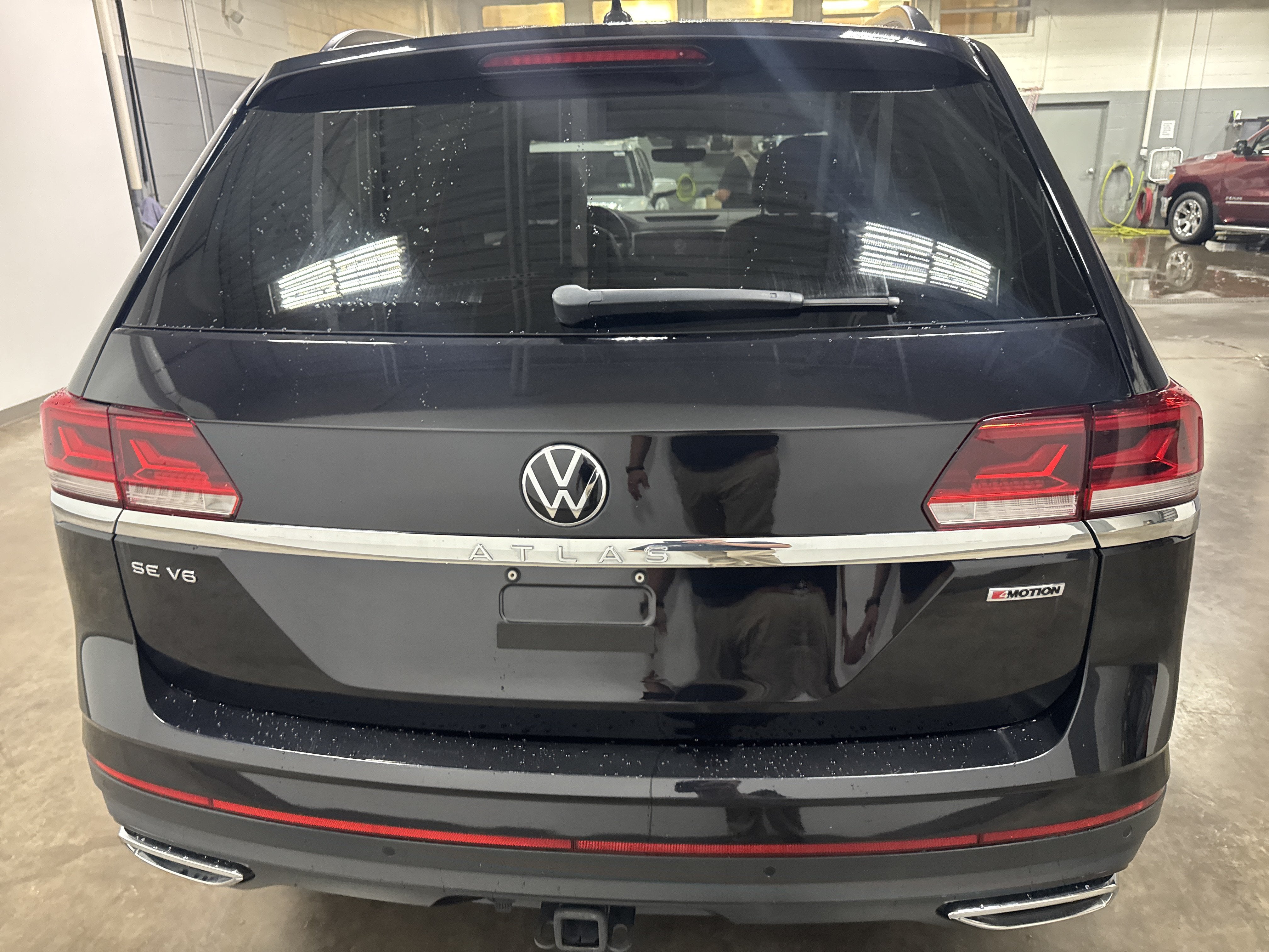 2022 Volkswagen Atlas 3.6L V6 SE w/Technology