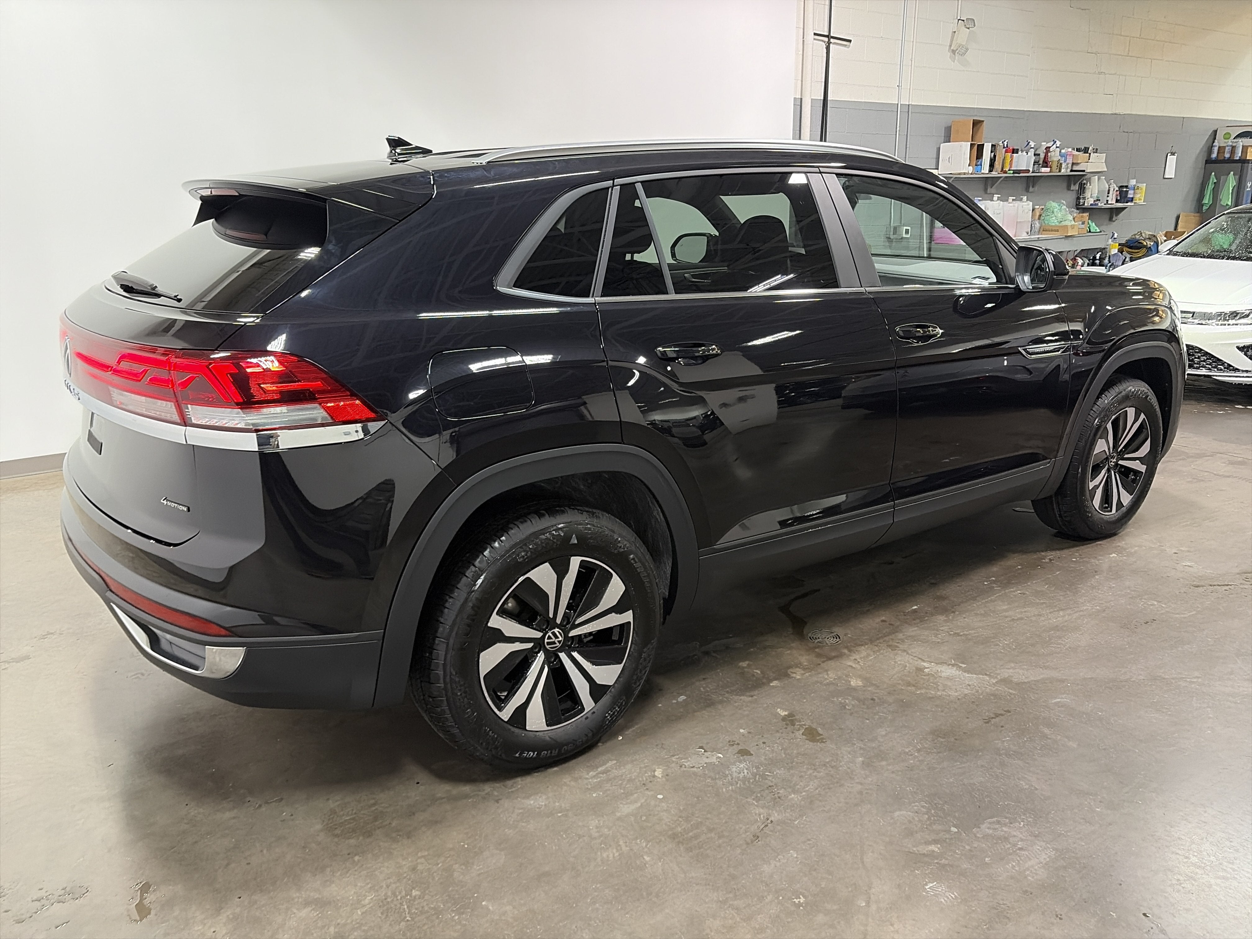 2026 Volkswagen Atlas Cross Sport 2.0T SE